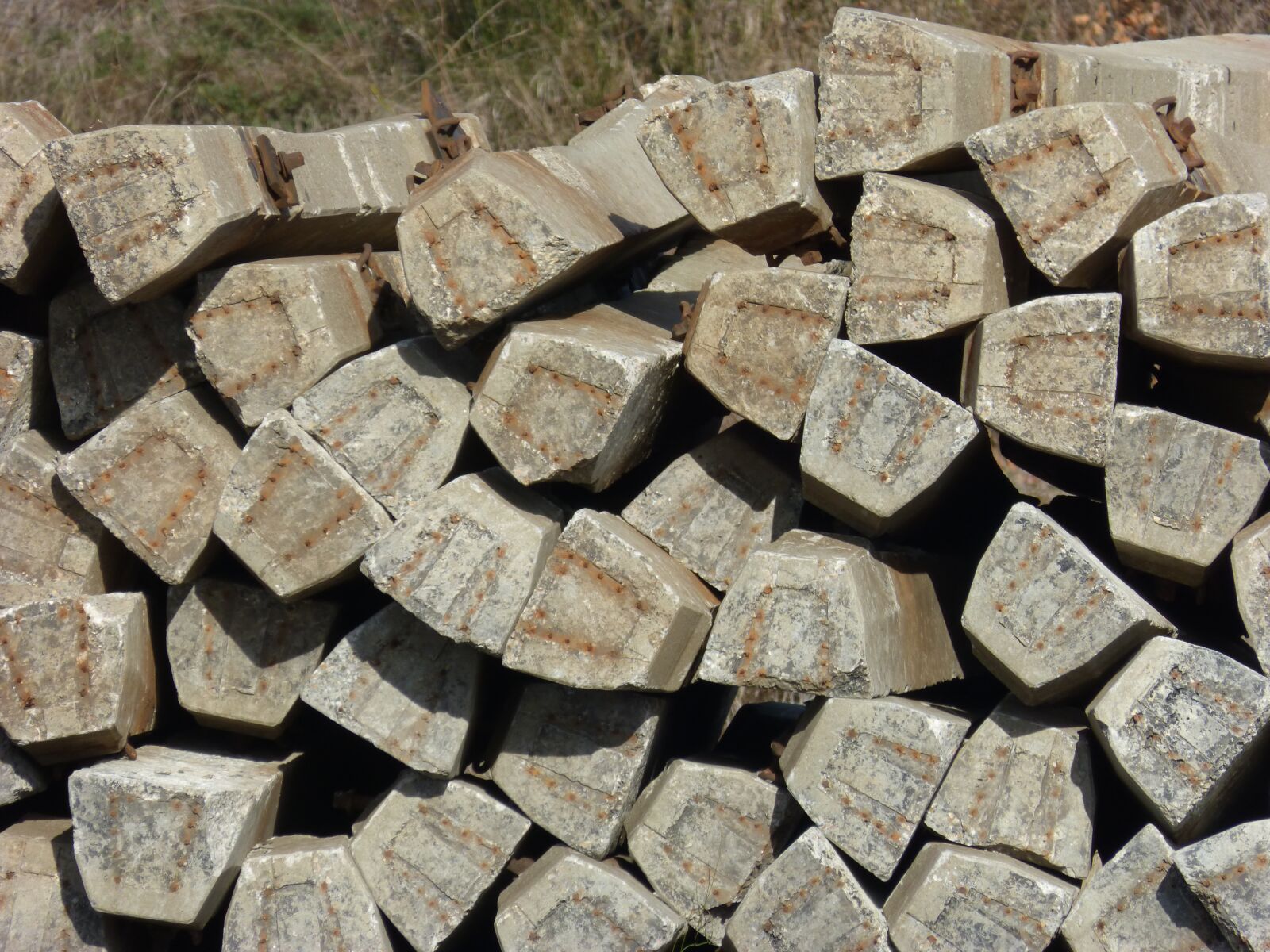 Panasonic DMC-FZ62 sample photo. Sleepers, stacked, railway photography