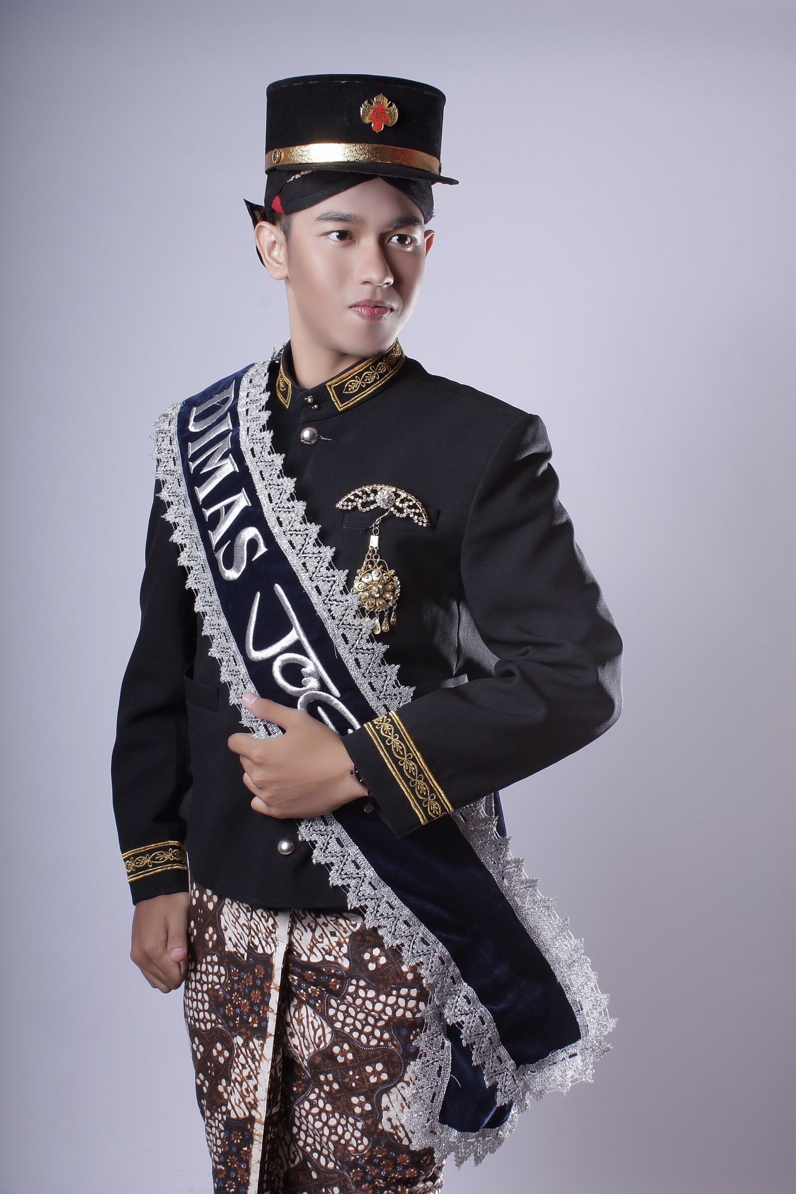 Canon EOS 1100D (EOS Rebel T3 / EOS Kiss X50) sample photo. Culture man, traditional, indonesian photography