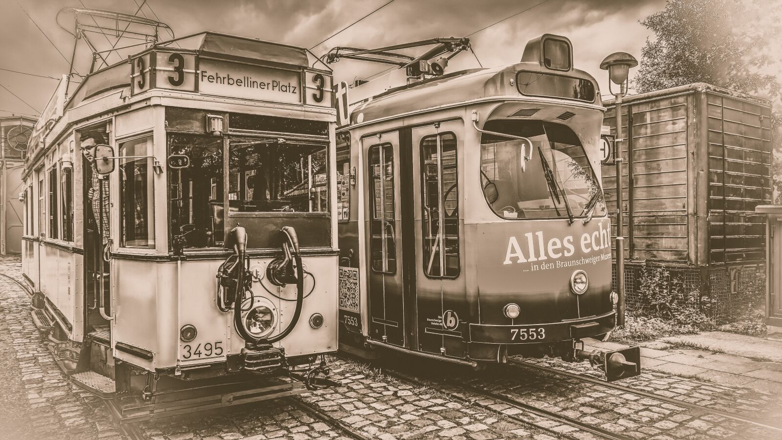 Sony a7 II + Sony FE 28-70mm F3.5-5.6 OSS sample photo. Tram, old, retro photography