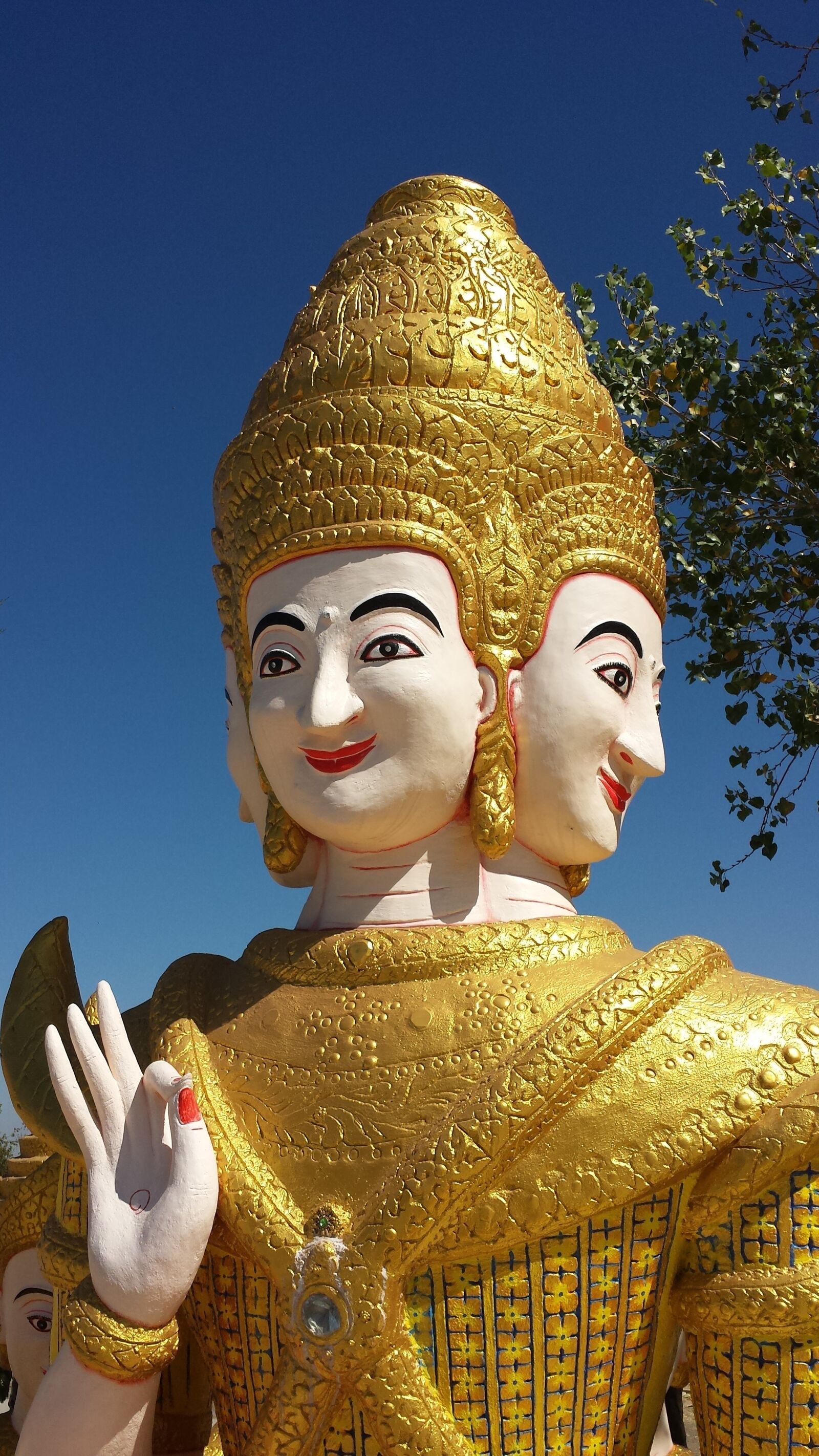 Samsung Galaxy S4 sample photo. Buddhist, temple, cambodian photography