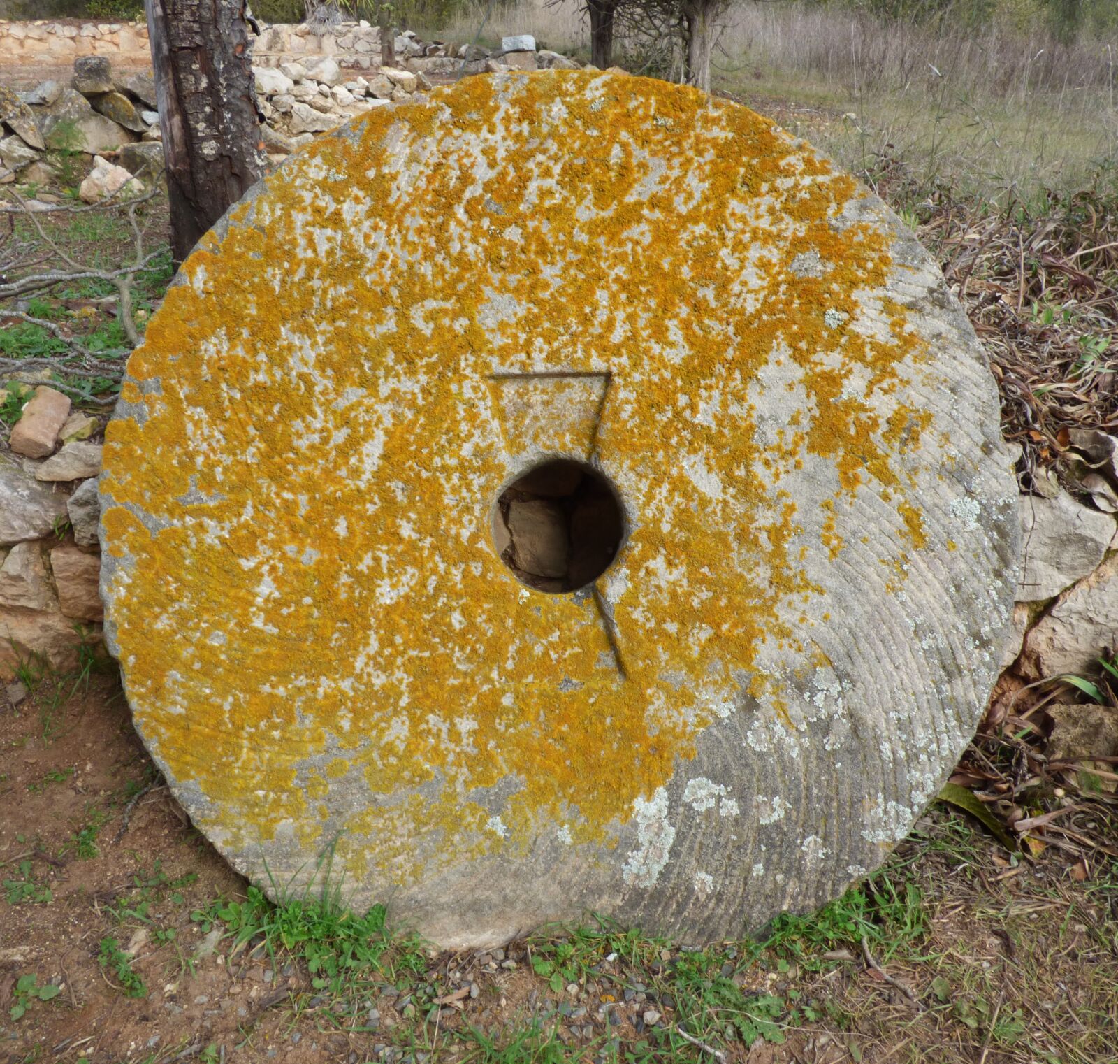 Panasonic Lumix DMC-FZ70 sample photo. Mill wheel, volandera, granite photography