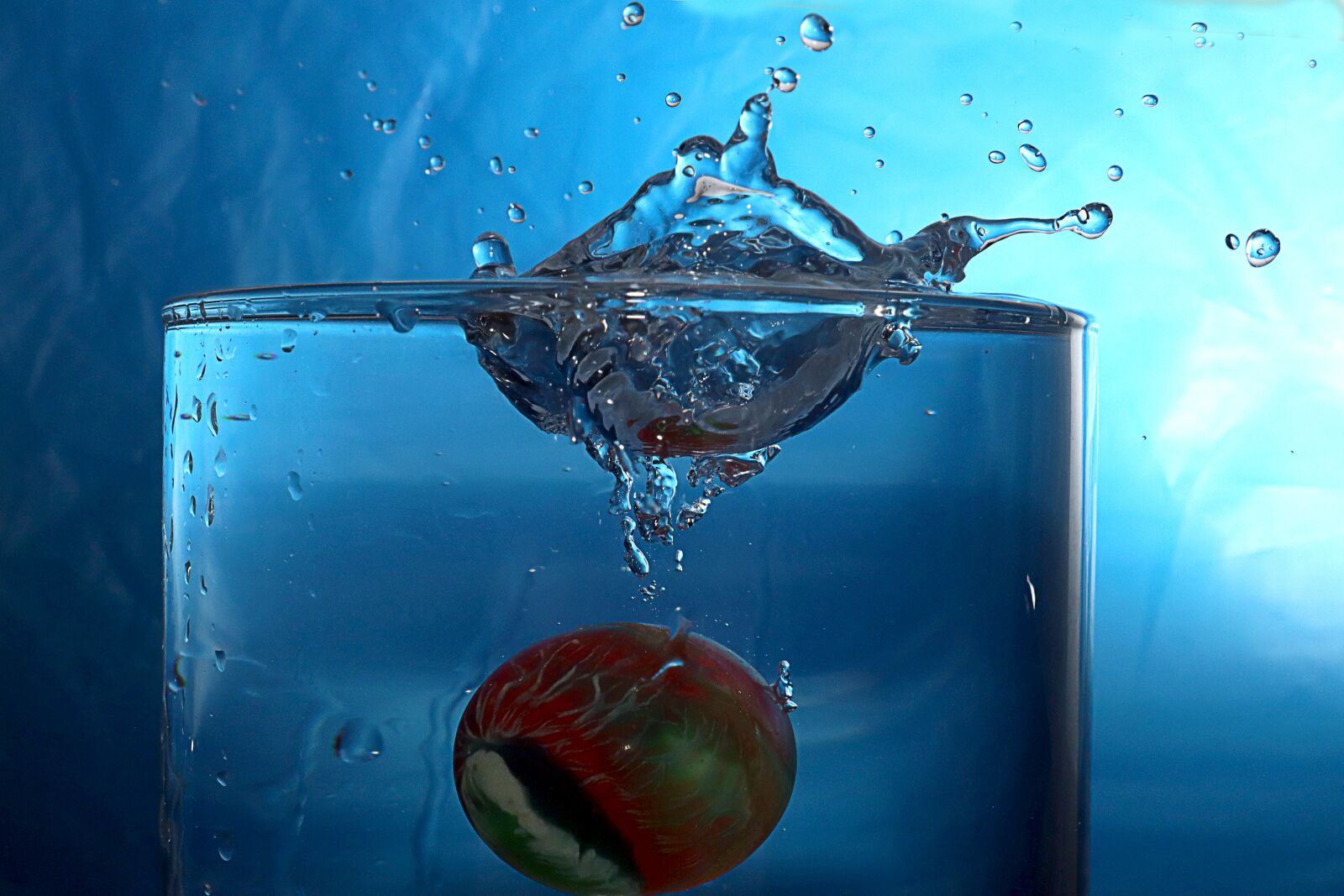 Canon EOS M50 (EOS Kiss M) sample photo. Water, drops, splash photography