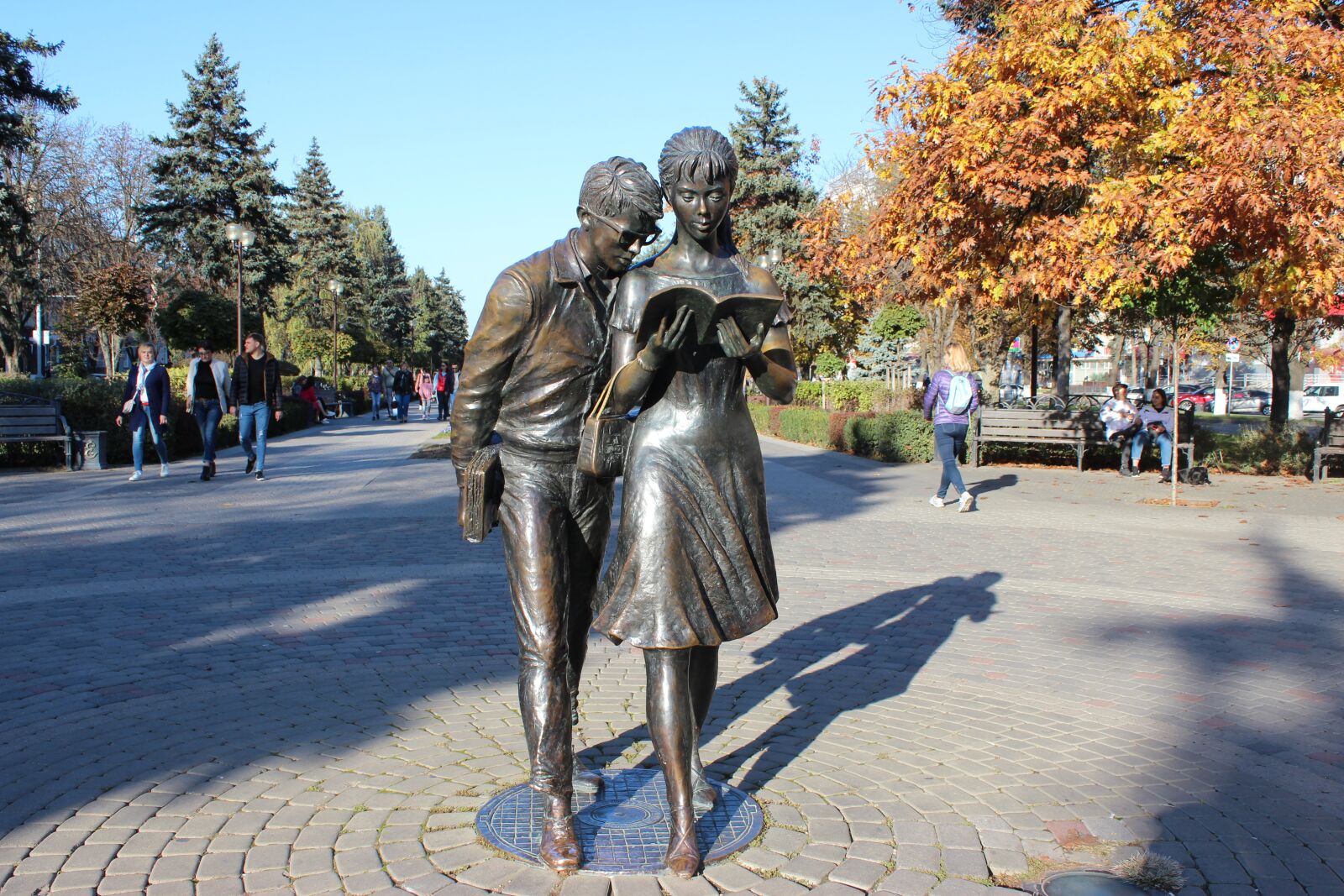 Canon EOS 600D (Rebel EOS T3i / EOS Kiss X5) sample photo. Krasnodar, sculpture, city photography