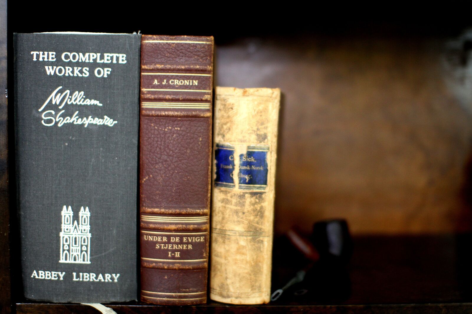 Canon EOS 7D sample photo. Shakespeare, books, book photography