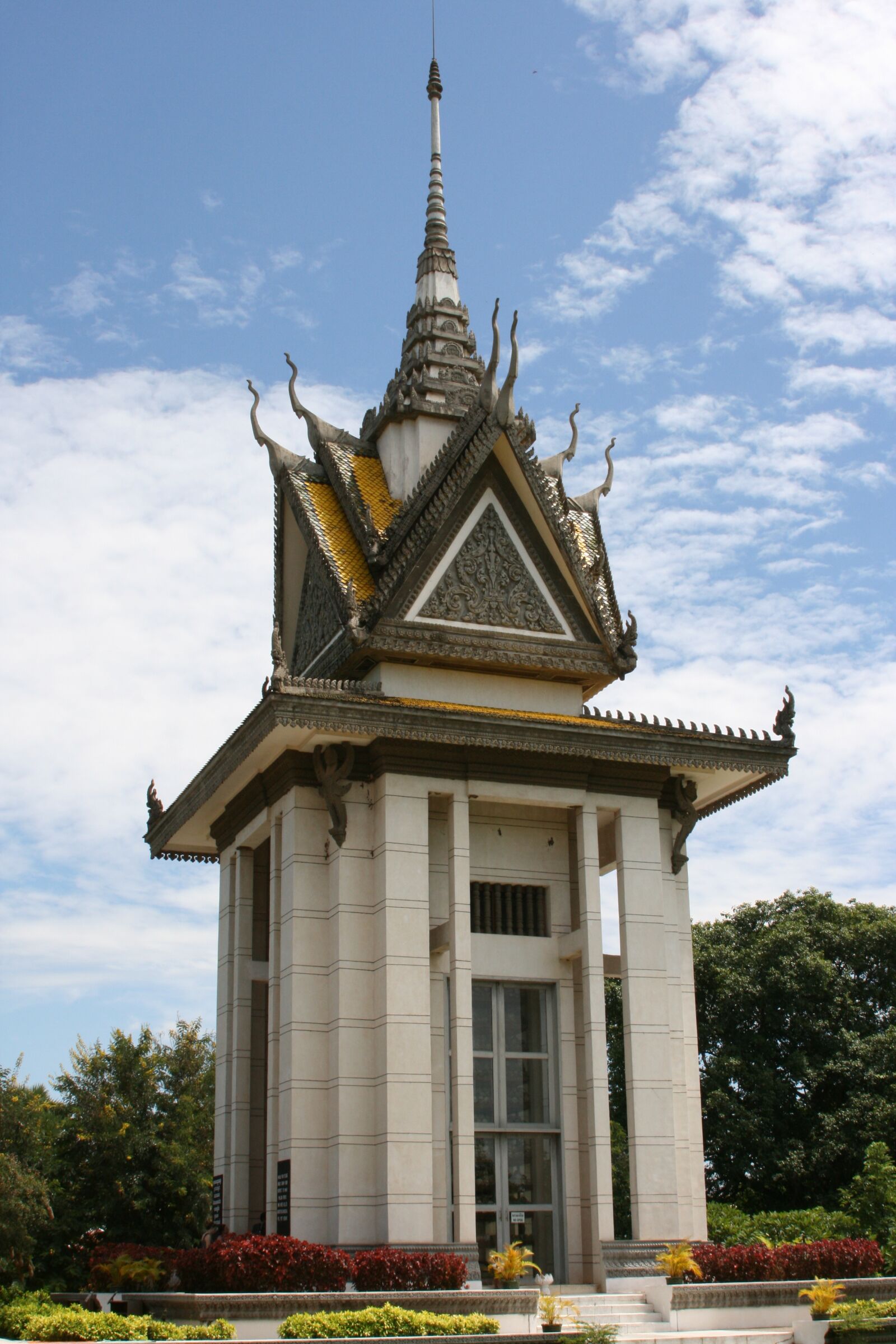 Canon EOS 400D (EOS Digital Rebel XTi / EOS Kiss Digital X) sample photo. Killing fields, cambodia, cabotzi photography