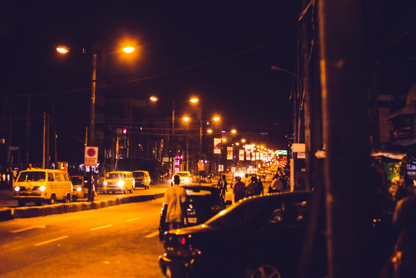 Canon EF 85mm F1.8 USM sample photo. Lagos, nigeria, street, street photography