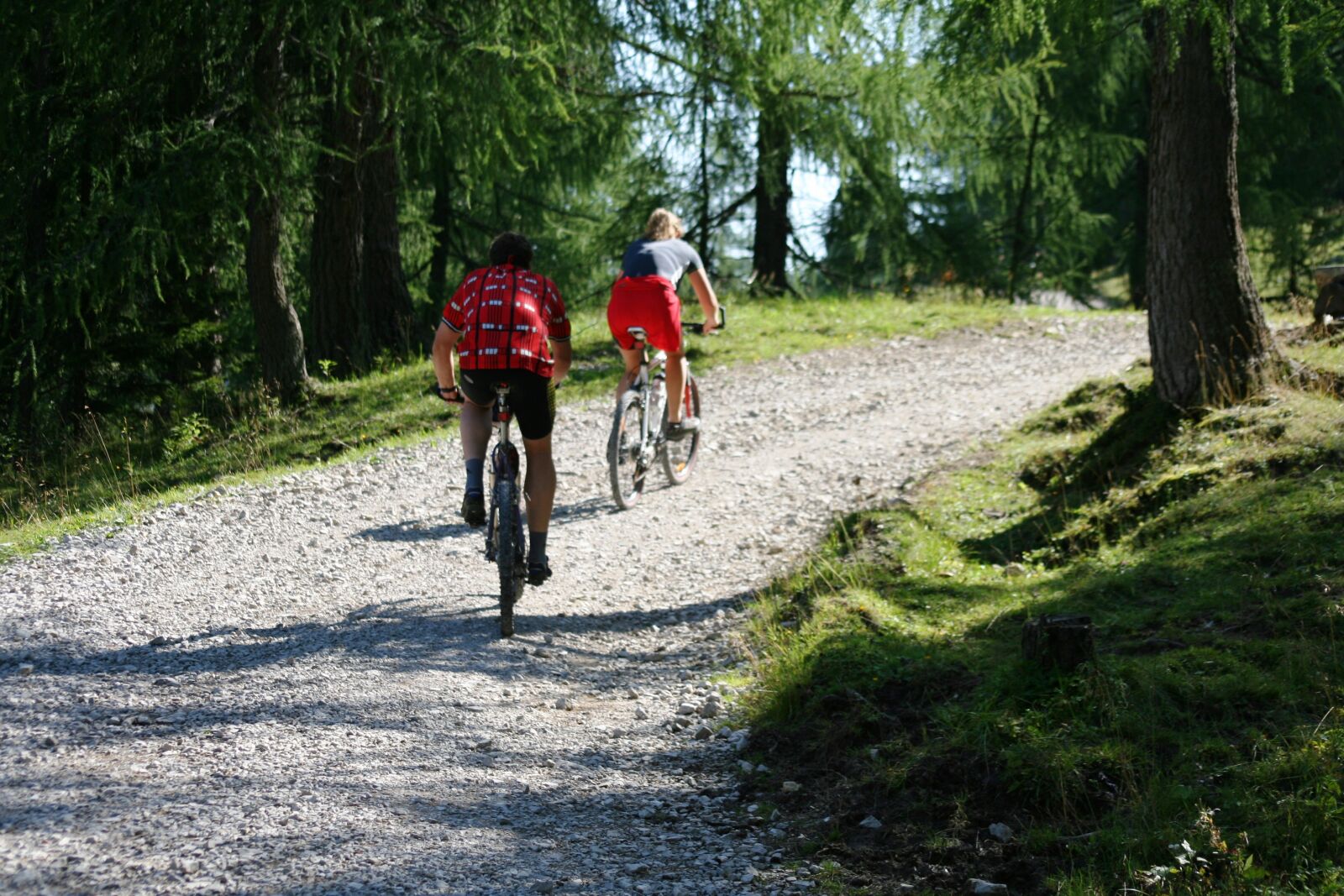 Canon EOS 350D (EOS Digital Rebel XT / EOS Kiss Digital N) sample photo. Cyclists, biker, sport photography