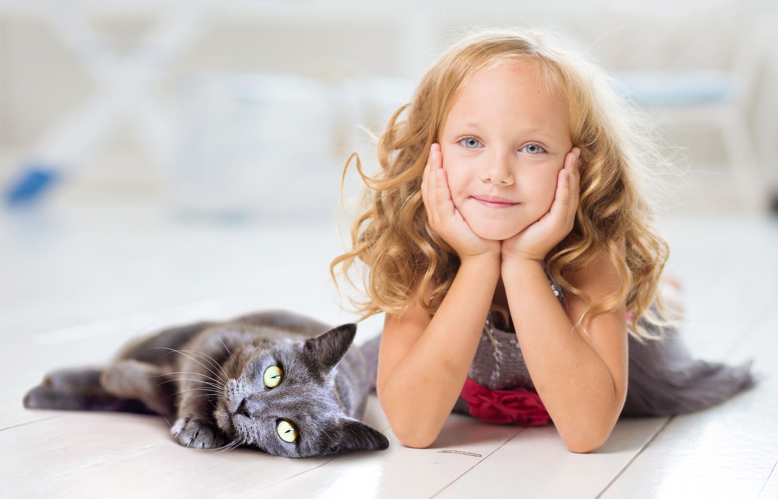 Canon EF 85mm F1.8 USM sample photo. Girl, cat, concerns photography