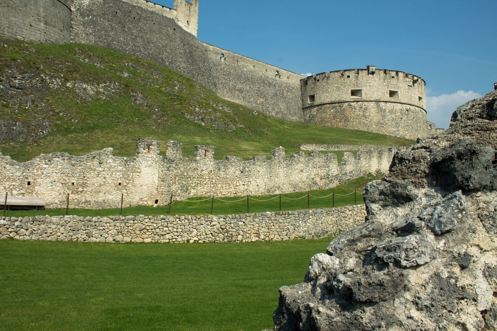Canon EOS 1100D (EOS Rebel T3 / EOS Kiss X50) sample photo. Fortress, wall, mediaval photography