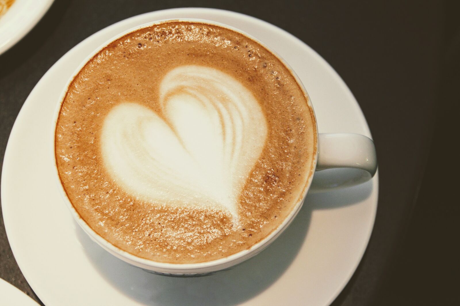 Canon EOS 600D (Rebel EOS T3i / EOS Kiss X5) sample photo. Coffee, heart, coffee love photography