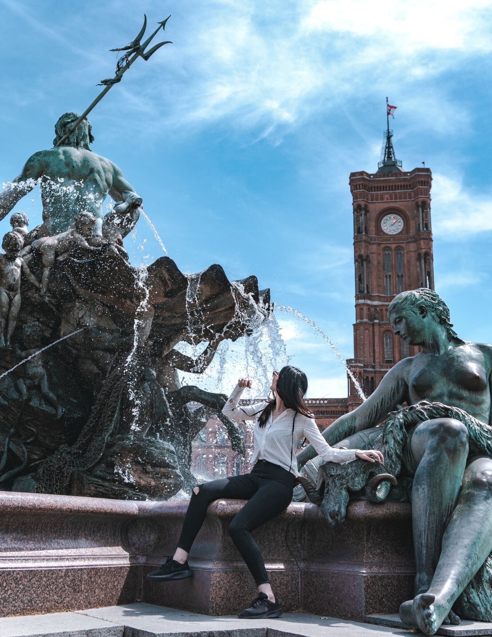 Sony E 16-50mm F3.5-5.6 PZ OSS sample photo. Fountain, neptune, fontana photography