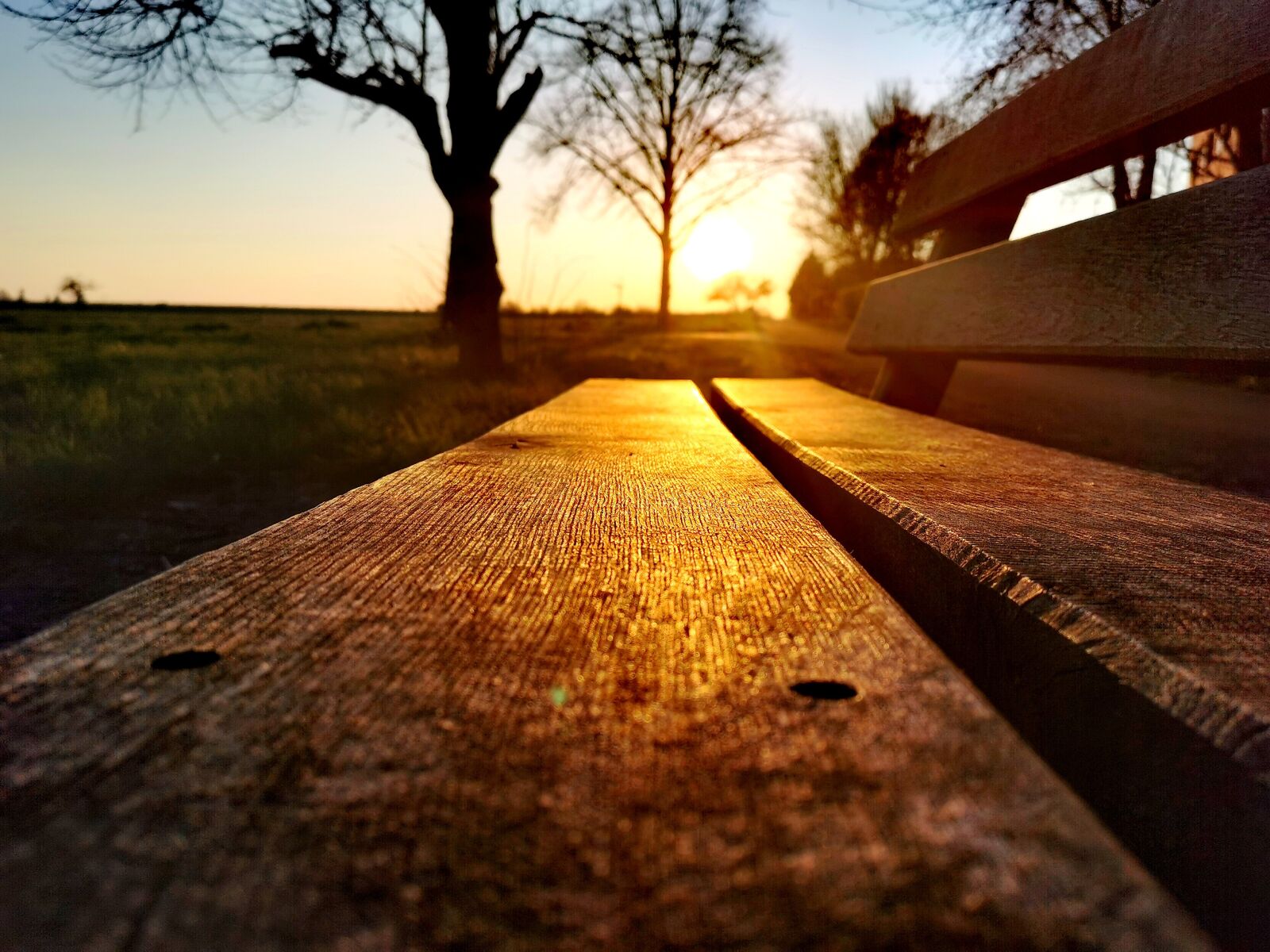 HUAWEI P30 sample photo. Sunset, evening, bank photography