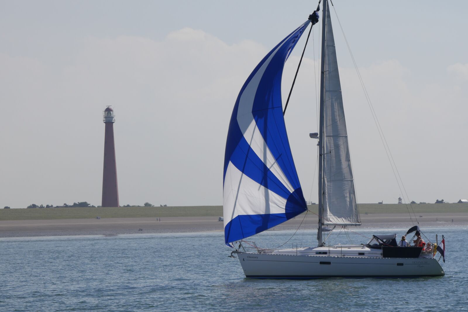 Panasonic DMC-G70 sample photo. Boat, sea, lighthouse photography