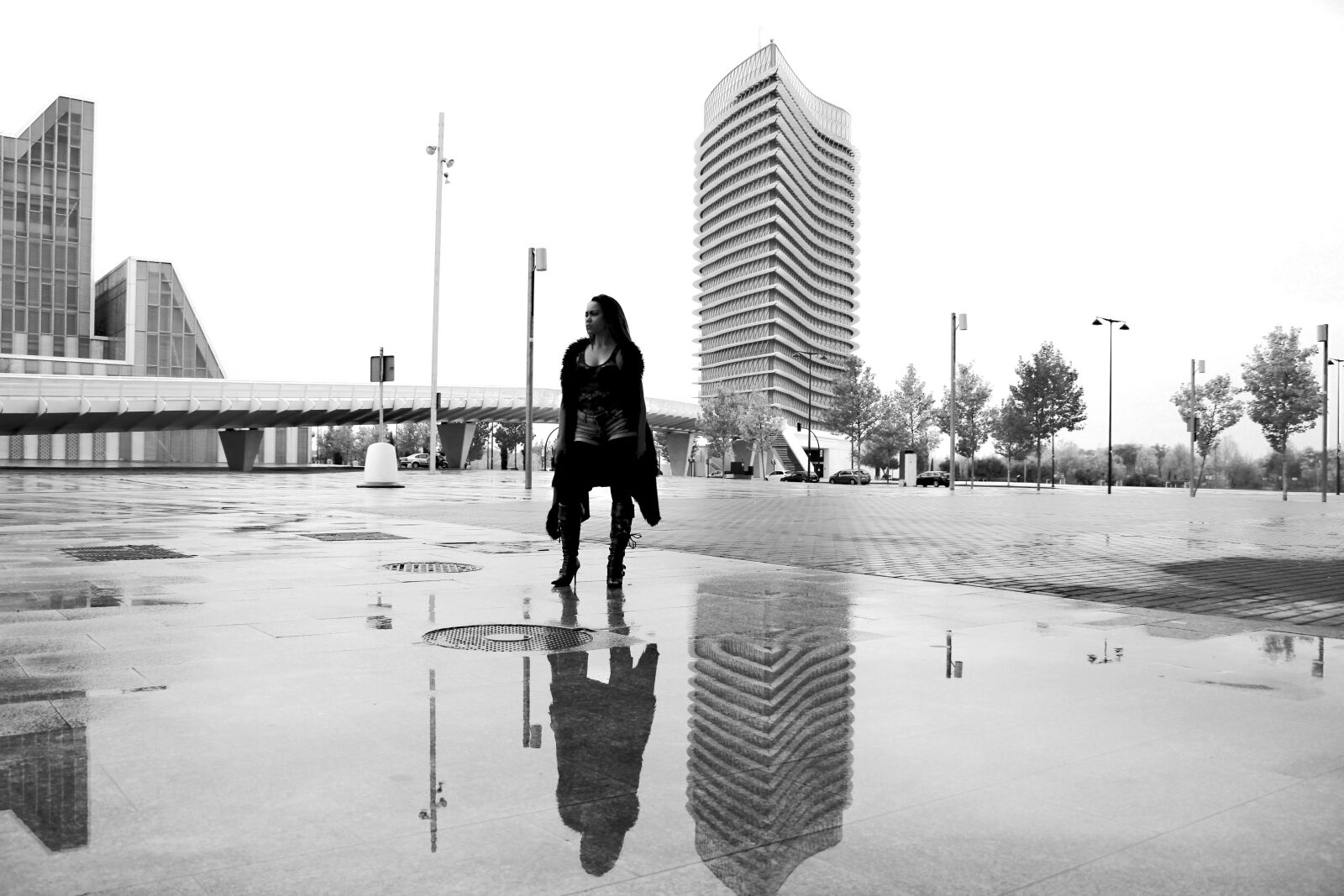 Canon EOS 60D sample photo. Women, reflection, puddle photography
