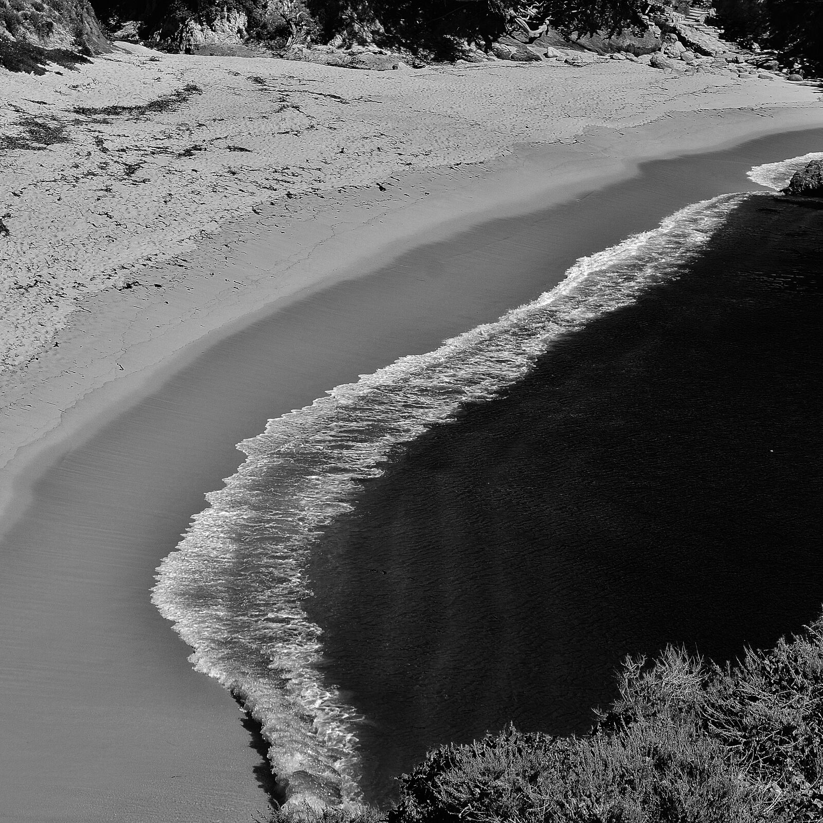 Nikon D5100 sample photo. B w, wave, landscape photography