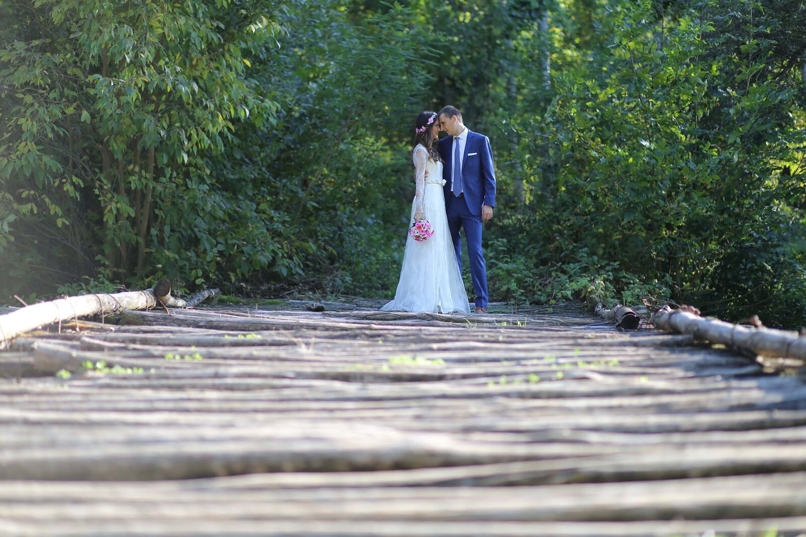 Canon EF 85mm F1.8 USM sample photo. Wooden, old, bridge, groom photography
