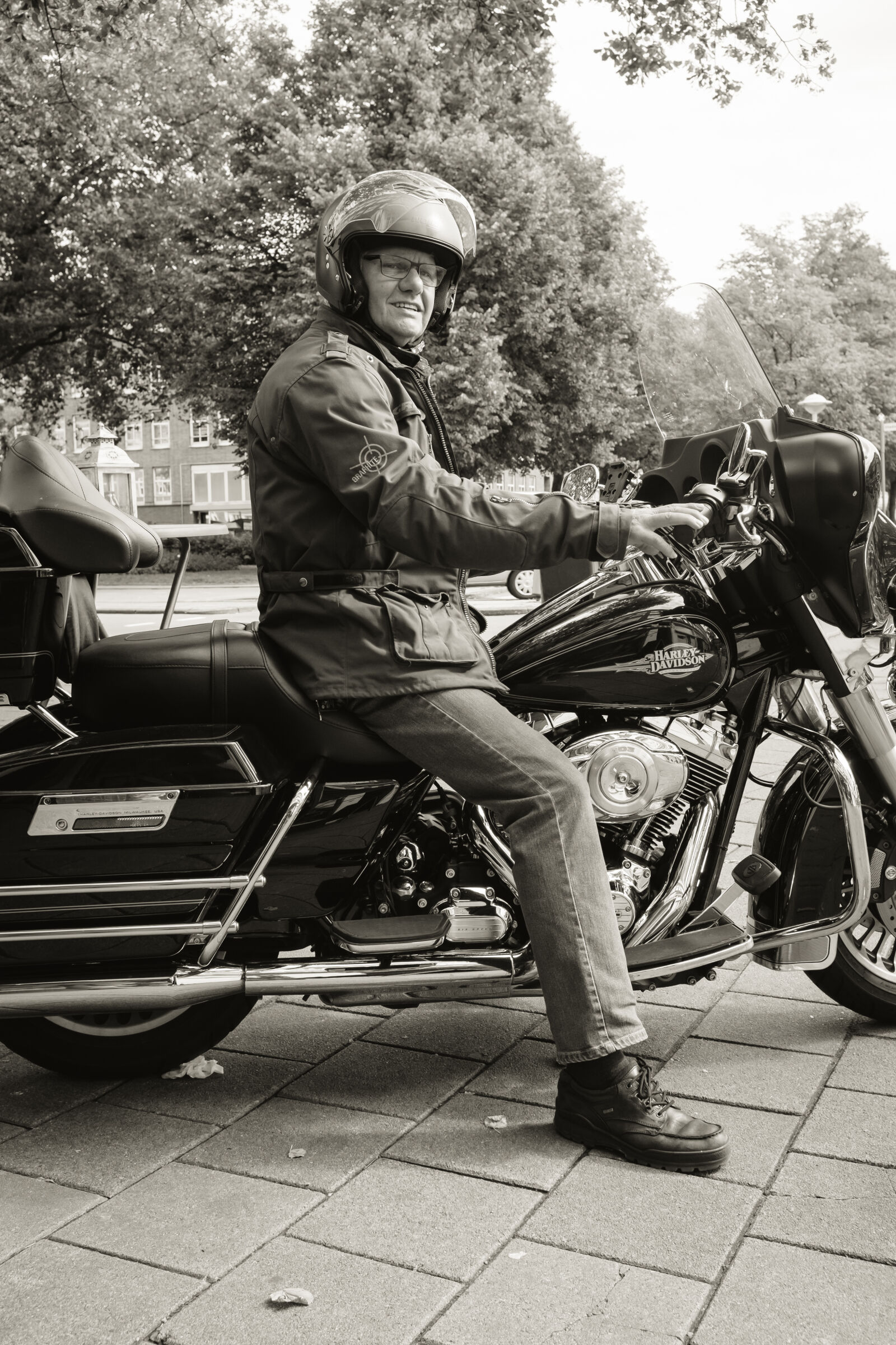 Fujifilm X100T sample photo. Motor photography