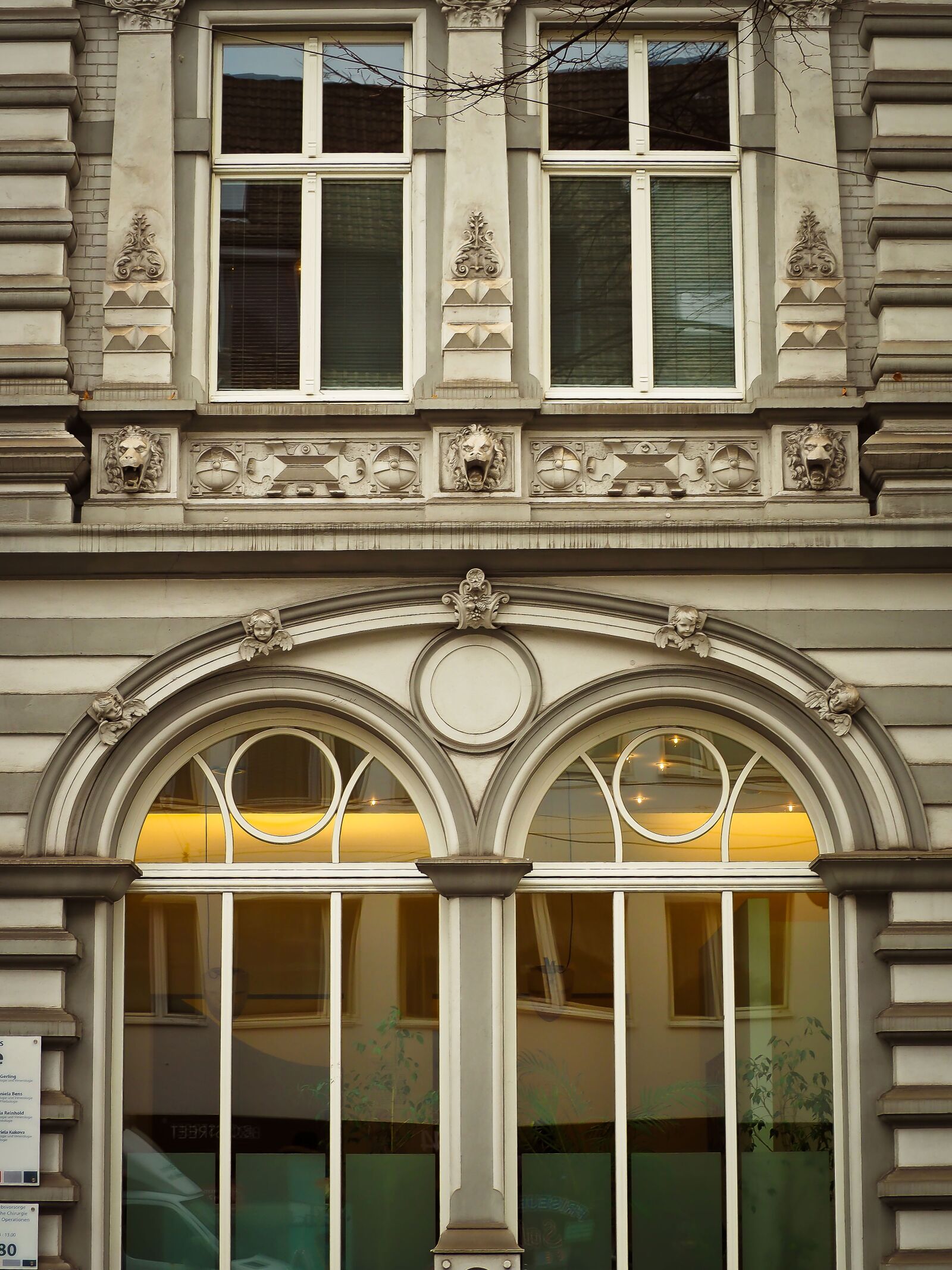 Olympus OM-D E-M10 sample photo. Facade, old, architecture photography