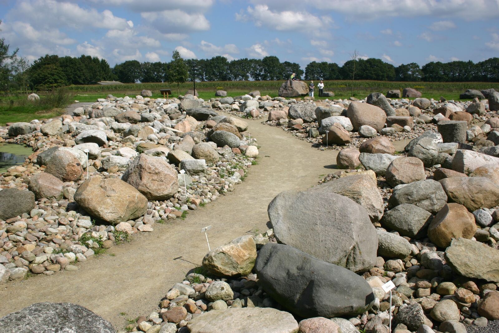 Canon EOS 300D (EOS Digital Rebel / EOS Kiss Digital) sample photo. Stone, rock, keientuin photography