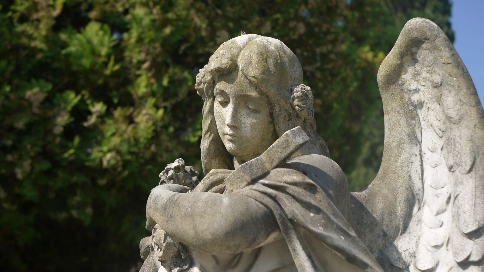 Panasonic Lumix DMC-G2 sample photo. Statue, cemetery, angel photography