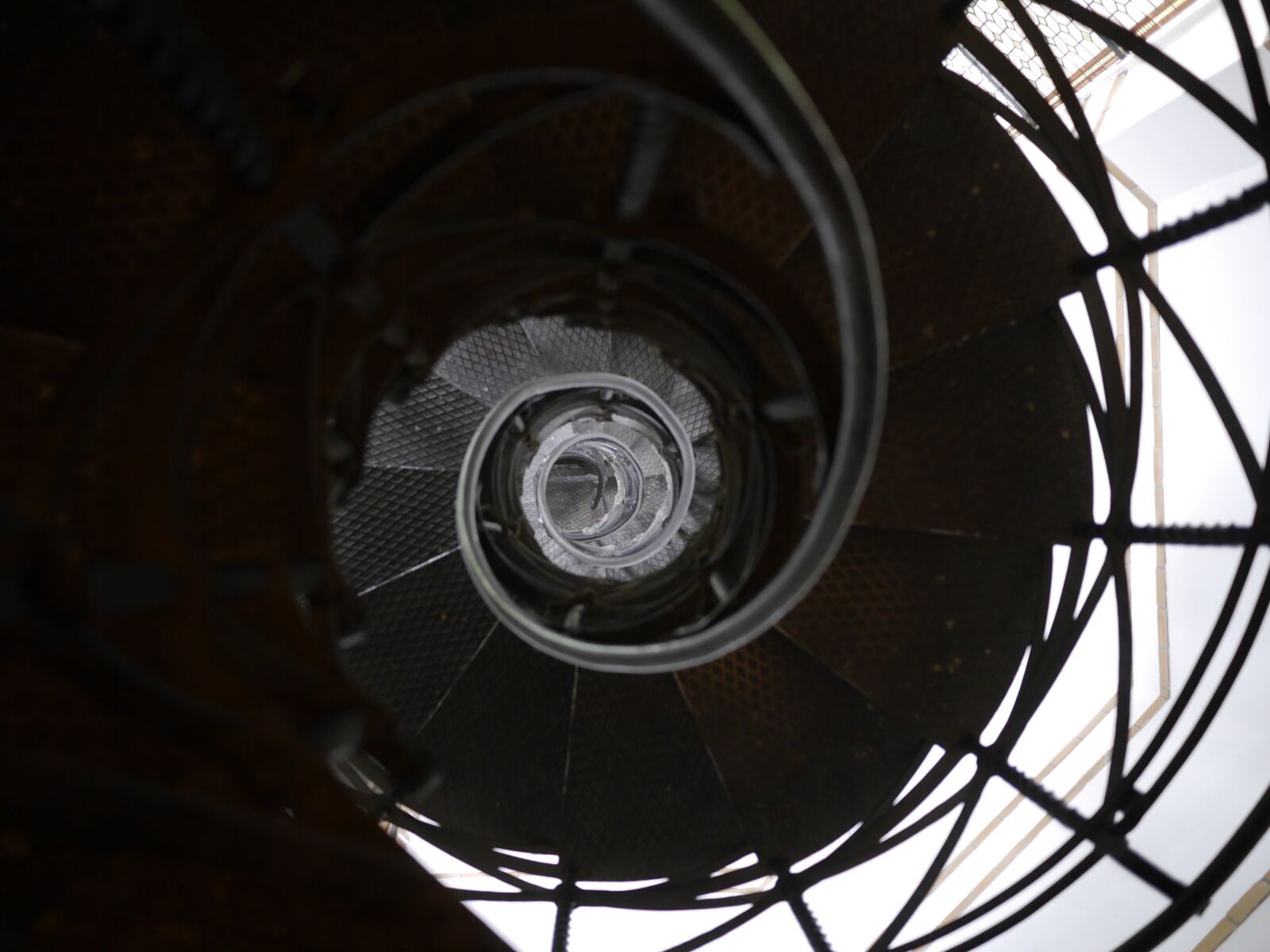 Panasonic Lumix DMC-G6 sample photo. Spiral staircase, deep, staircase photography