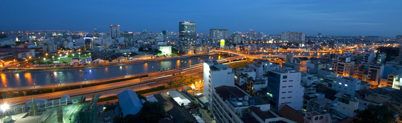 Canon EOS 1000D (EOS Digital Rebel XS / EOS Kiss F) sample photo. Night, vietnam, city photography