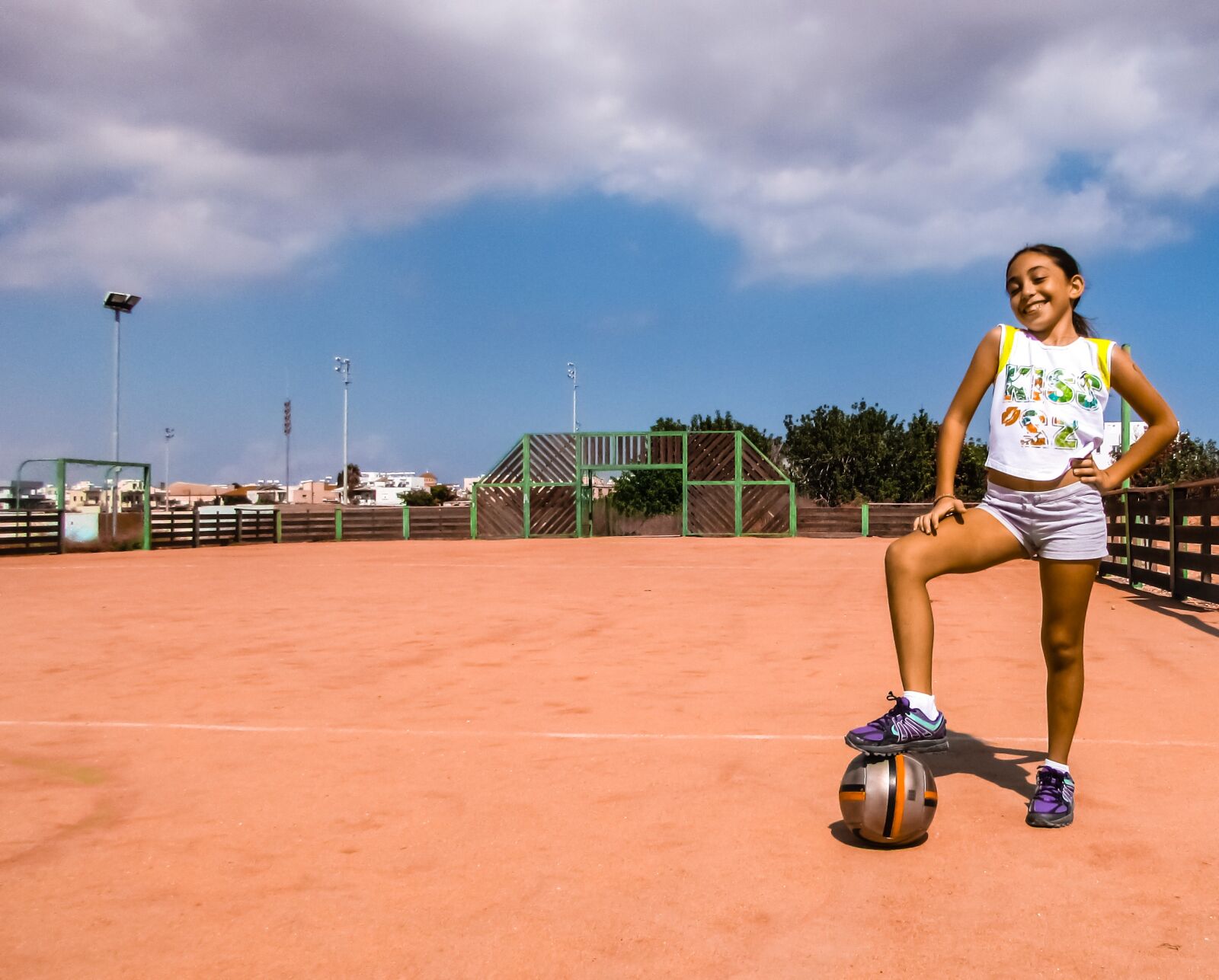 Canon PowerShot SX400 IS sample photo. Girl, footballer, posing photography
