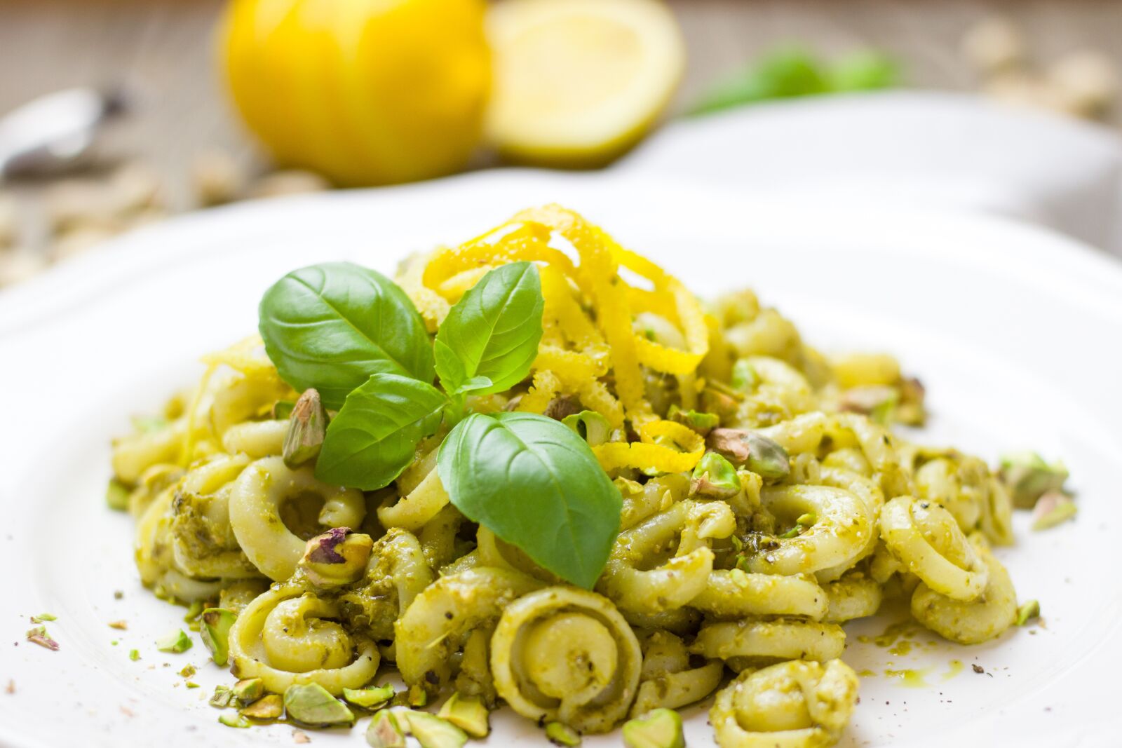Canon EOS 600D (Rebel EOS T3i / EOS Kiss X5) + Canon EF 50mm F1.8 STM sample photo. Pasta, noodles, eat photography