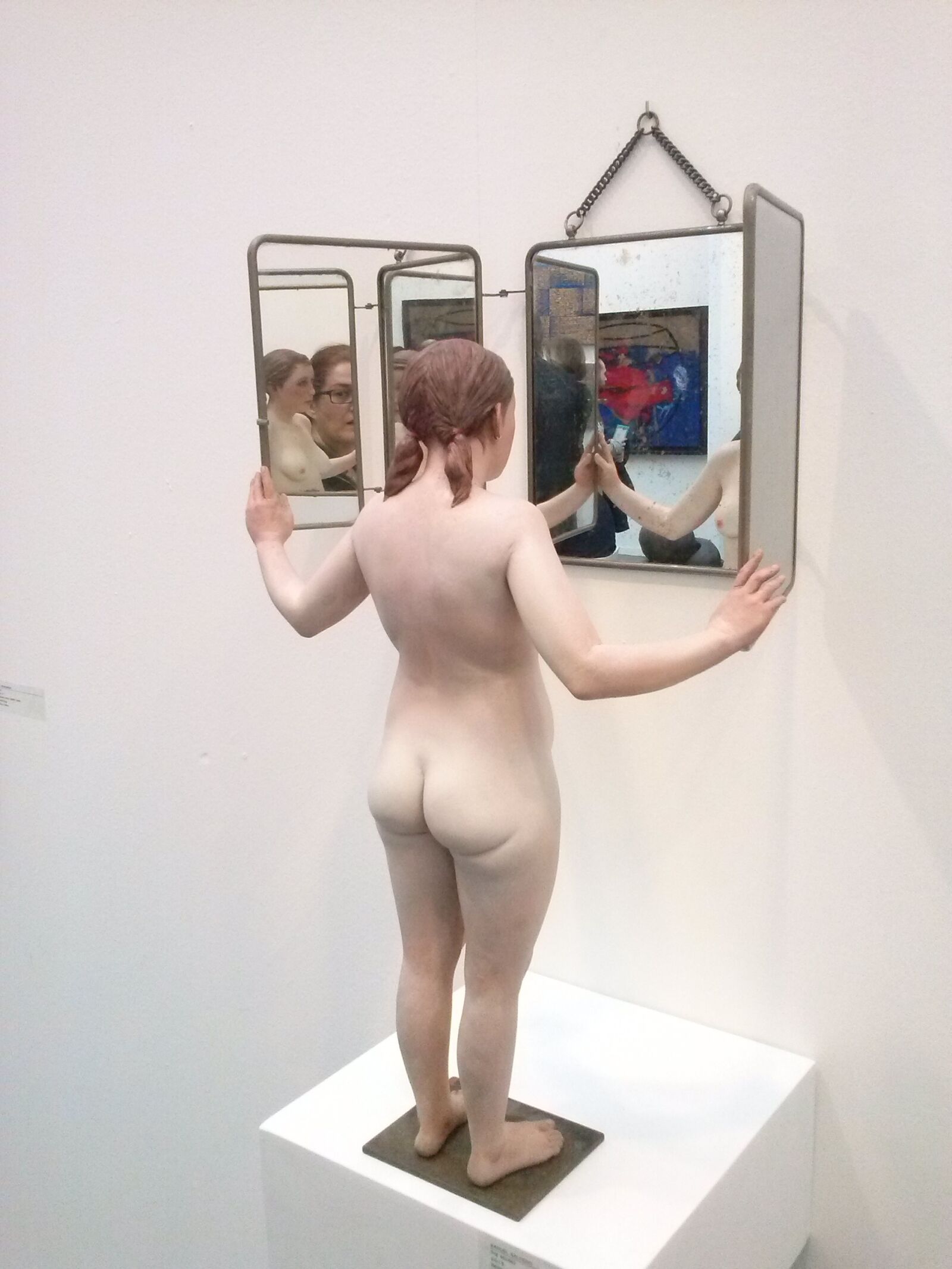 LG Optimus L5 sample photo. Women, naked, museum photography