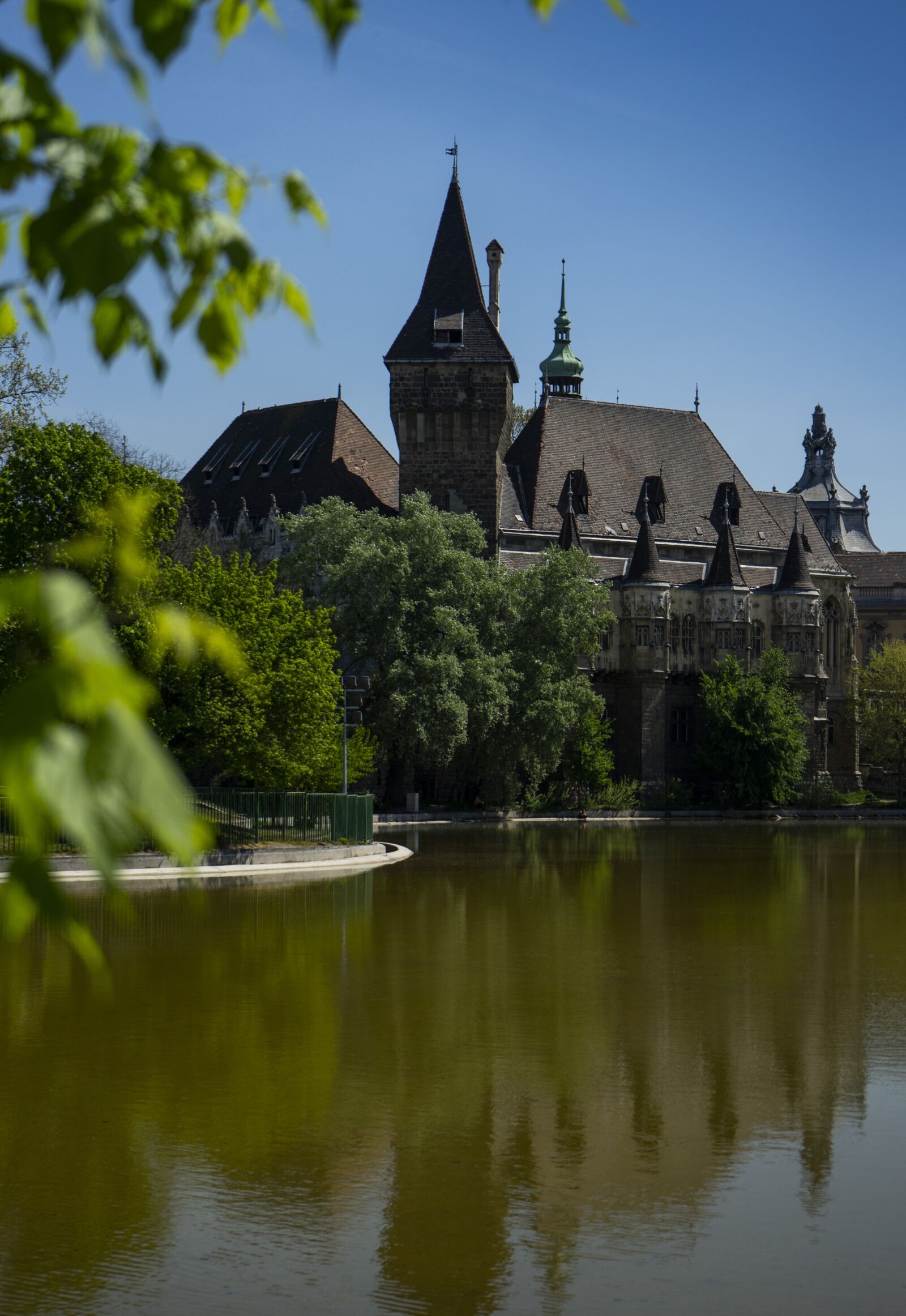 Sony a7 II + Sony FE 28-70mm F3.5-5.6 OSS sample photo. Buda castle, castle, budapest photography