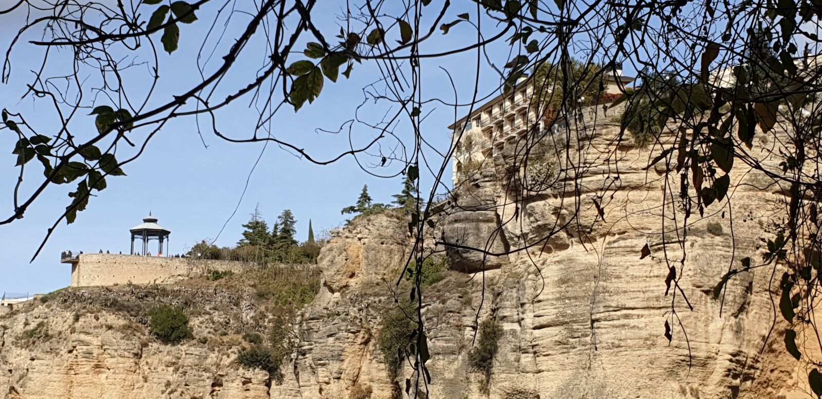 Samsung Galaxy Note9 sample photo. Tajo, round, parador photography