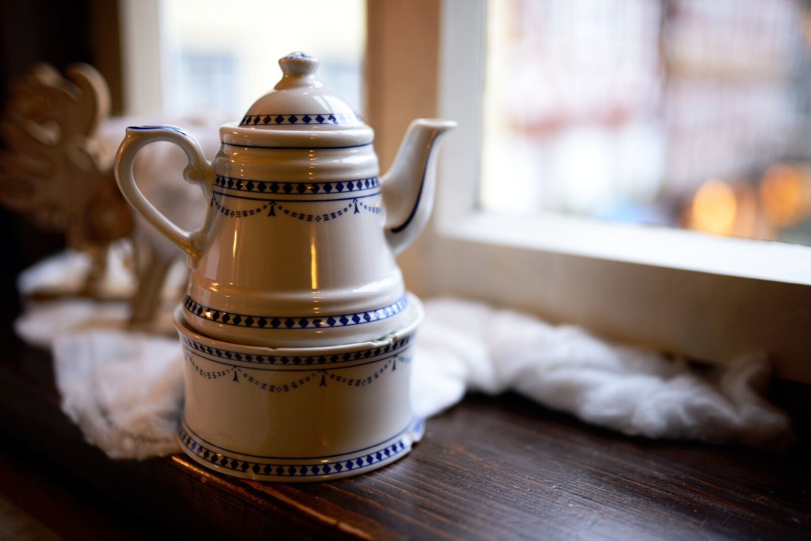 Nikon D610 sample photo. Coffee pot, cafe, coffee photography