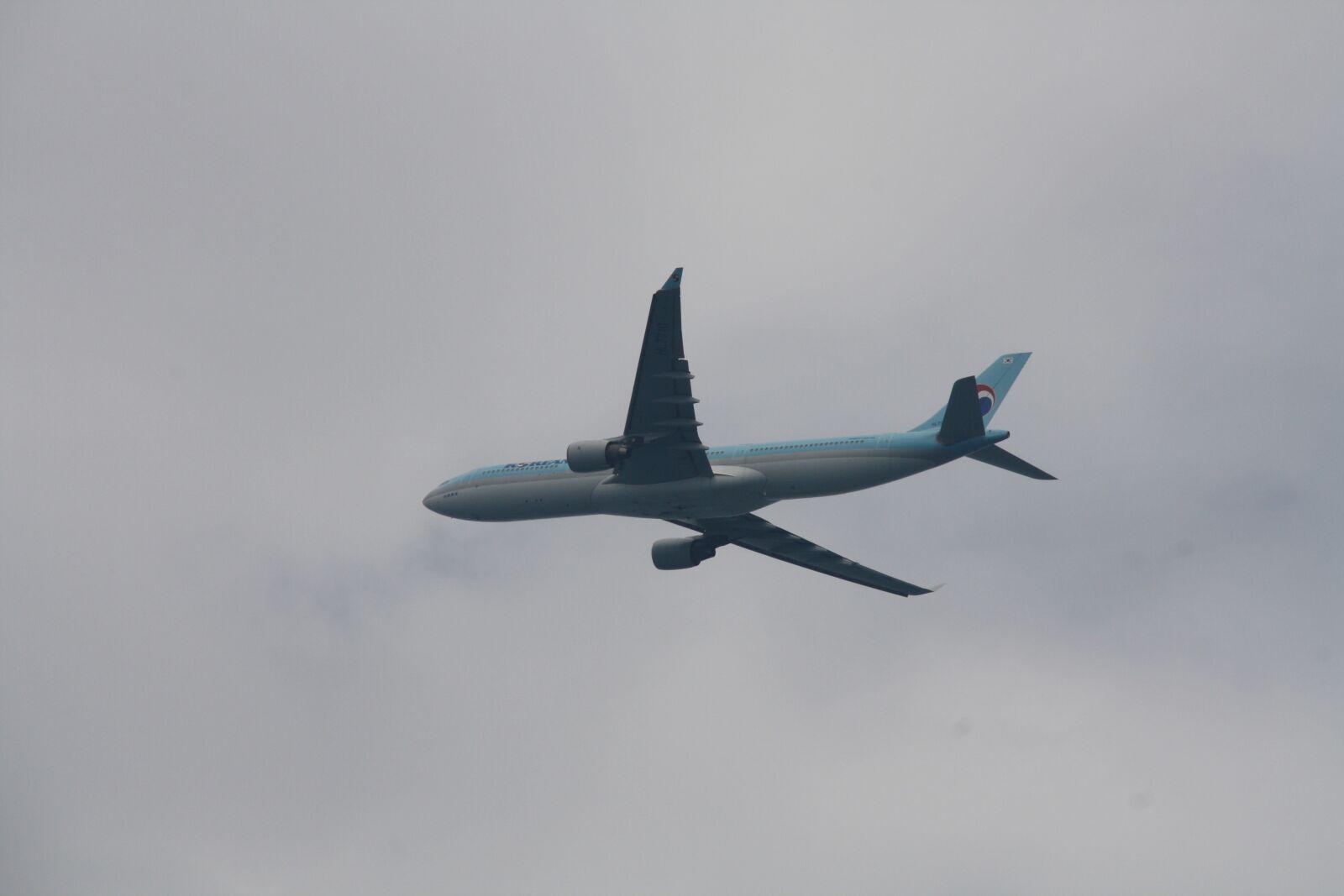 Canon EOS 1000D (EOS Digital Rebel XS / EOS Kiss F) sample photo. Boeing, 777, aircraft photography