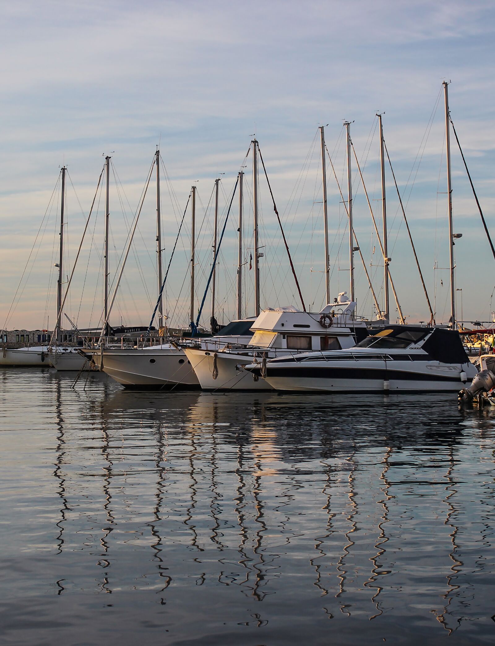 Canon EOS 550D (EOS Rebel T2i / EOS Kiss X4) sample photo. Boats, sea, sunset photography