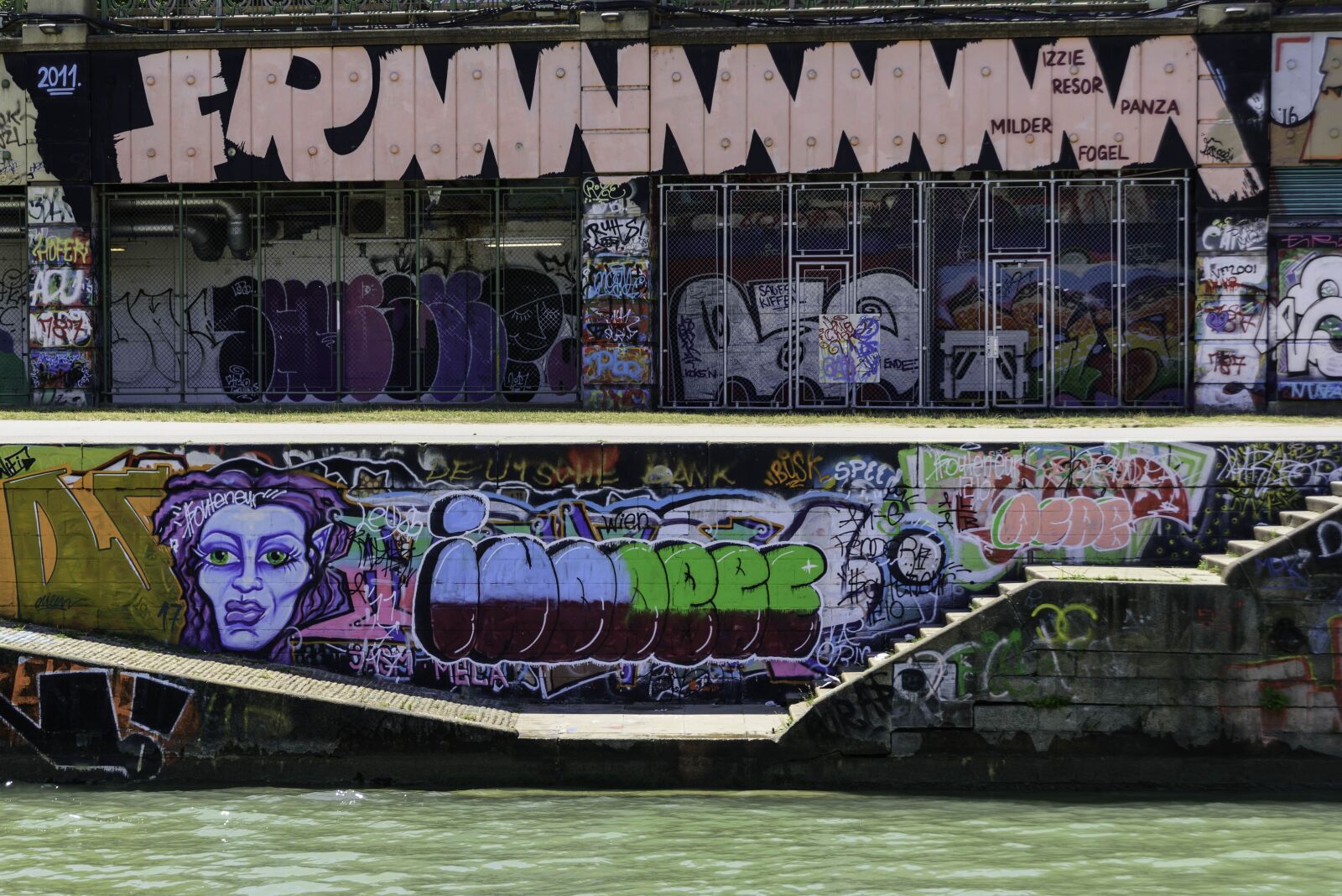 Nikon D750 sample photo. Graffiti, wall, colorful photography