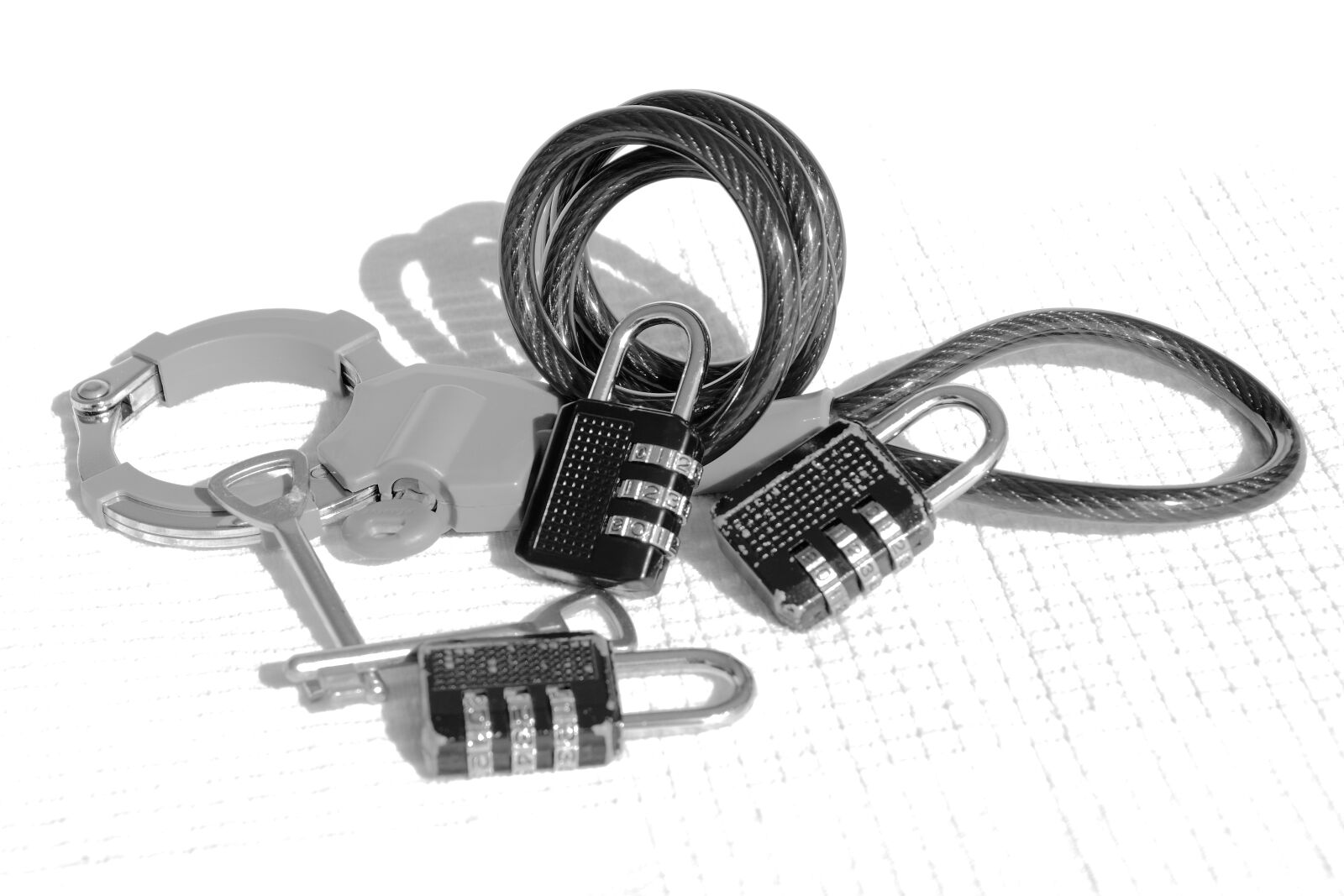 Canon EOS 7D sample photo. Containment, still lifes, monochrome photography