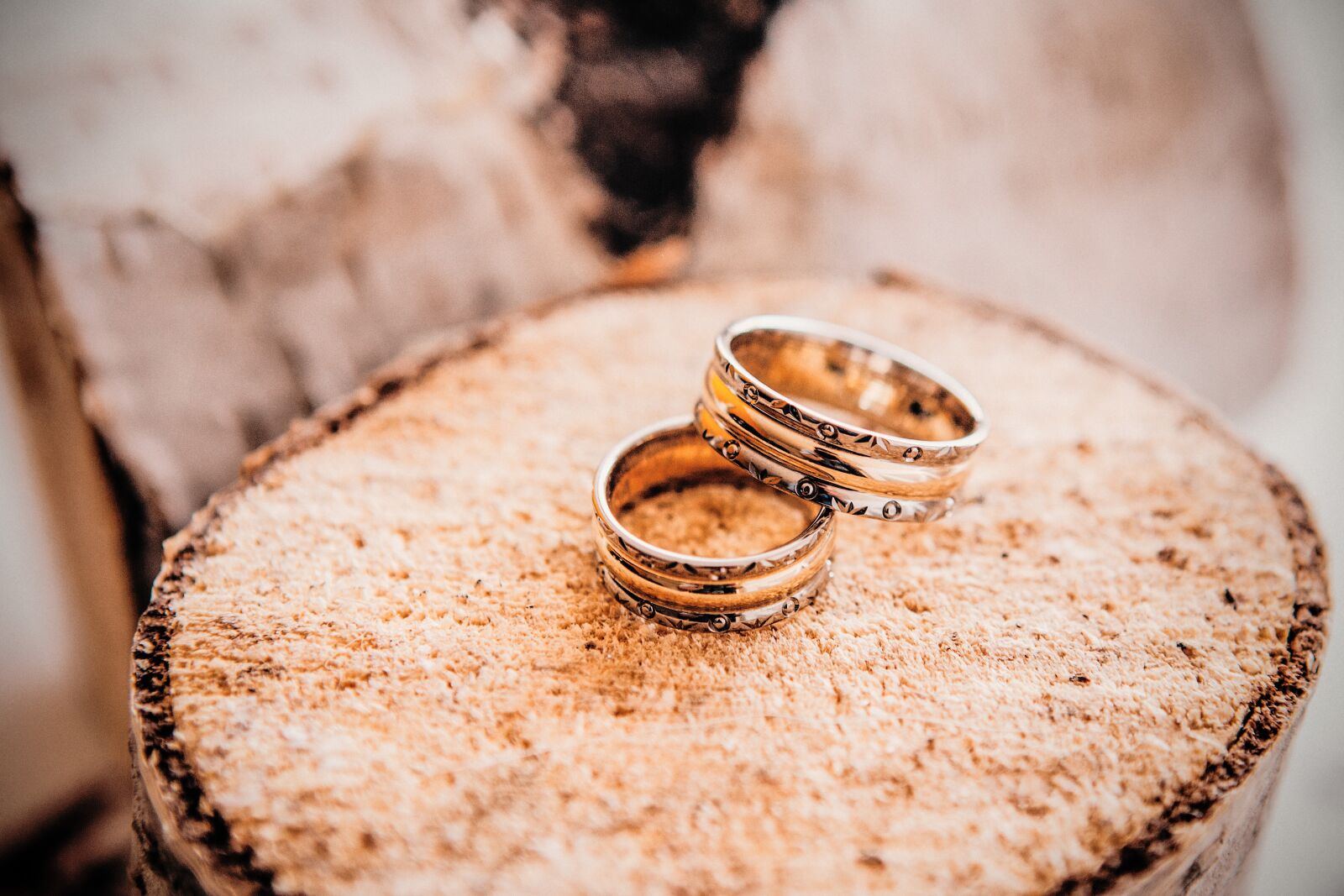 Canon EOS 6D + Canon EF 24-70mm F2.8L USM sample photo. Wedding, wedding rings, marriage photography