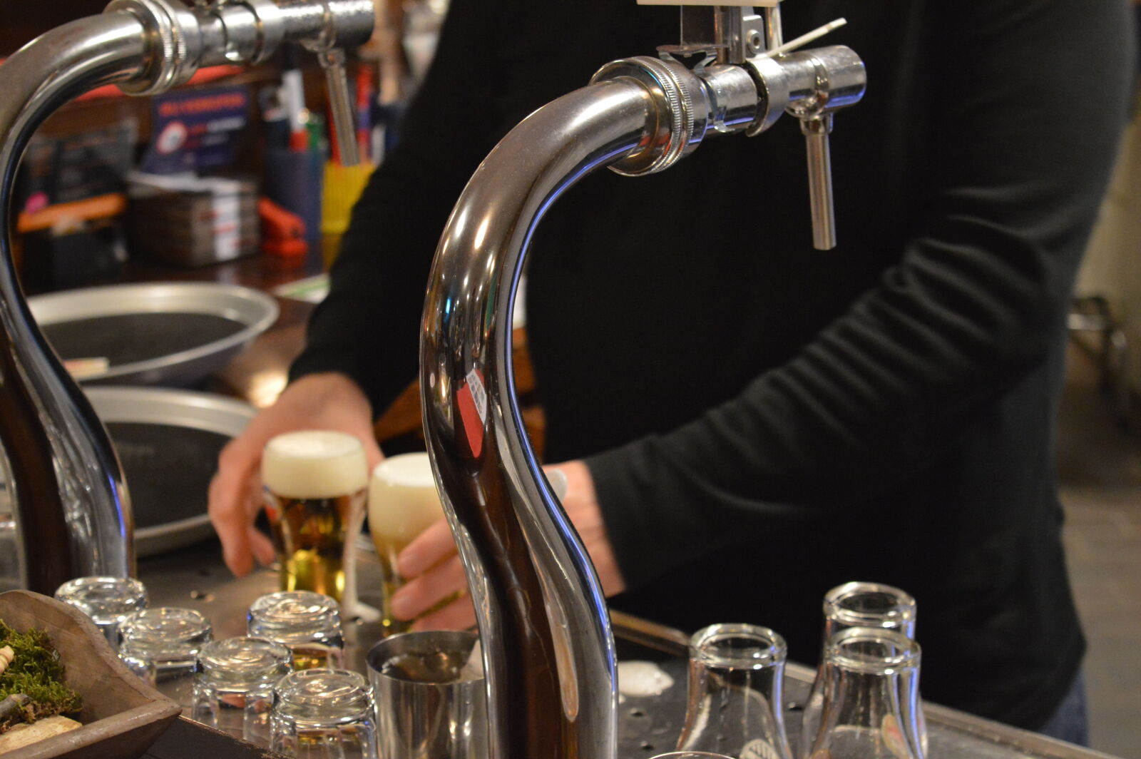 Nikon D3200 sample photo. Beer, cafeteria photography