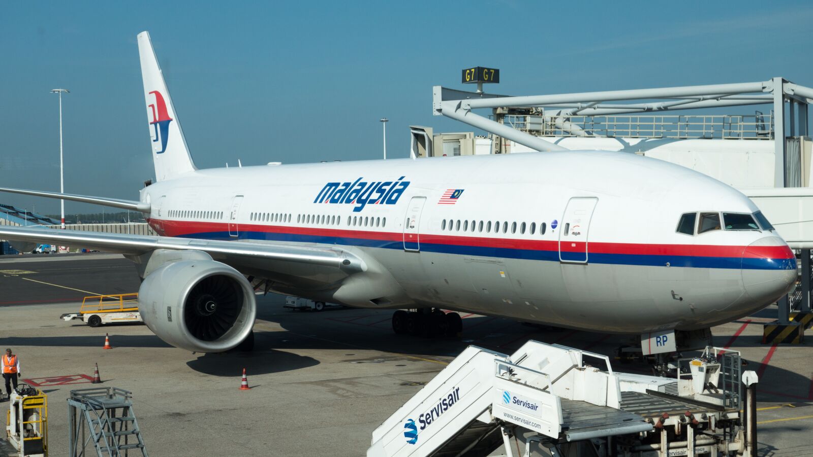 Sony Cyber-shot DSC-RX100 II sample photo. Aircraft, outside, airport photography