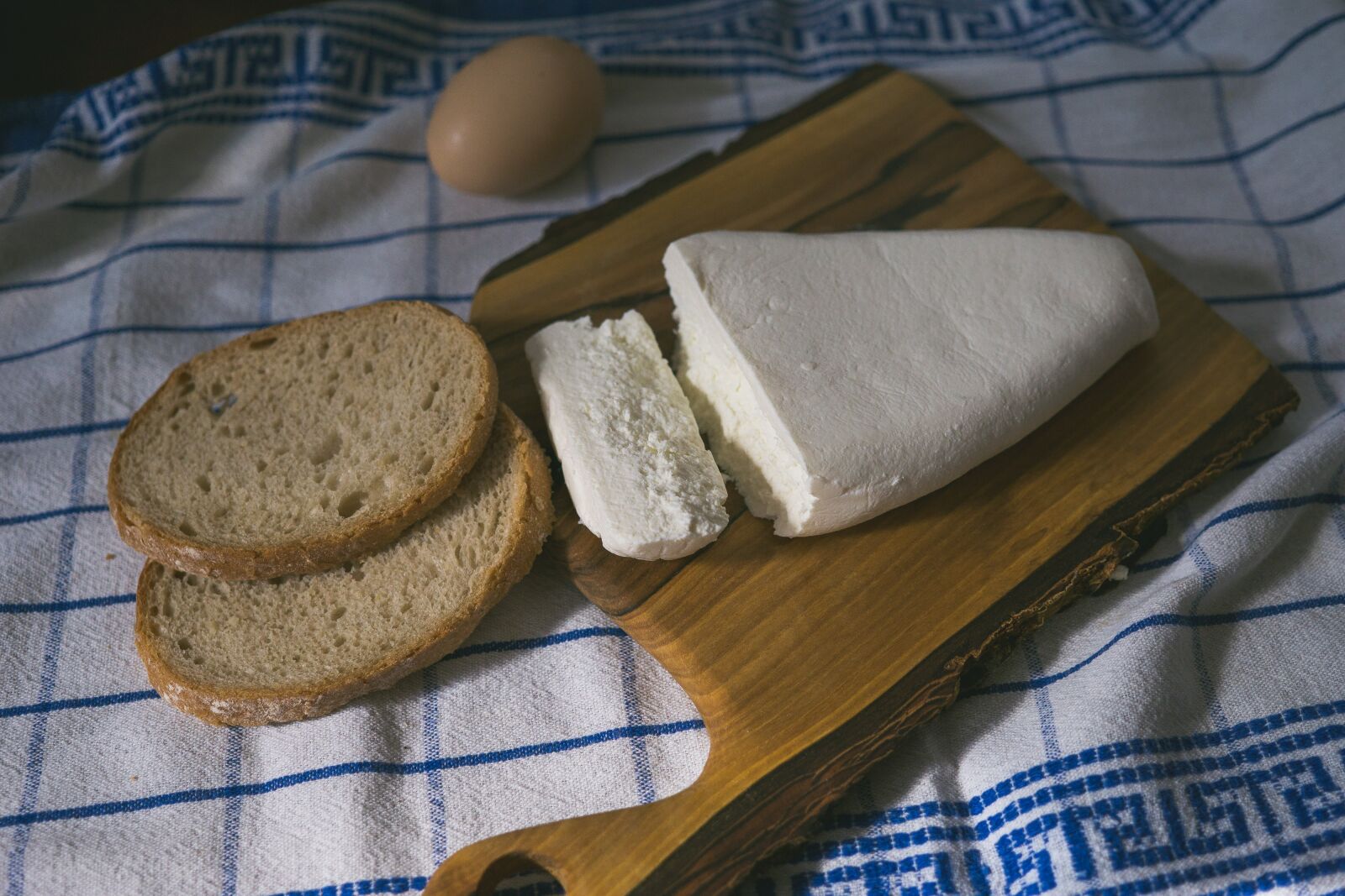 Sony a6000 + Sigma 30mm F2.8 EX DN sample photo. White cheese, cheese, cottage photography