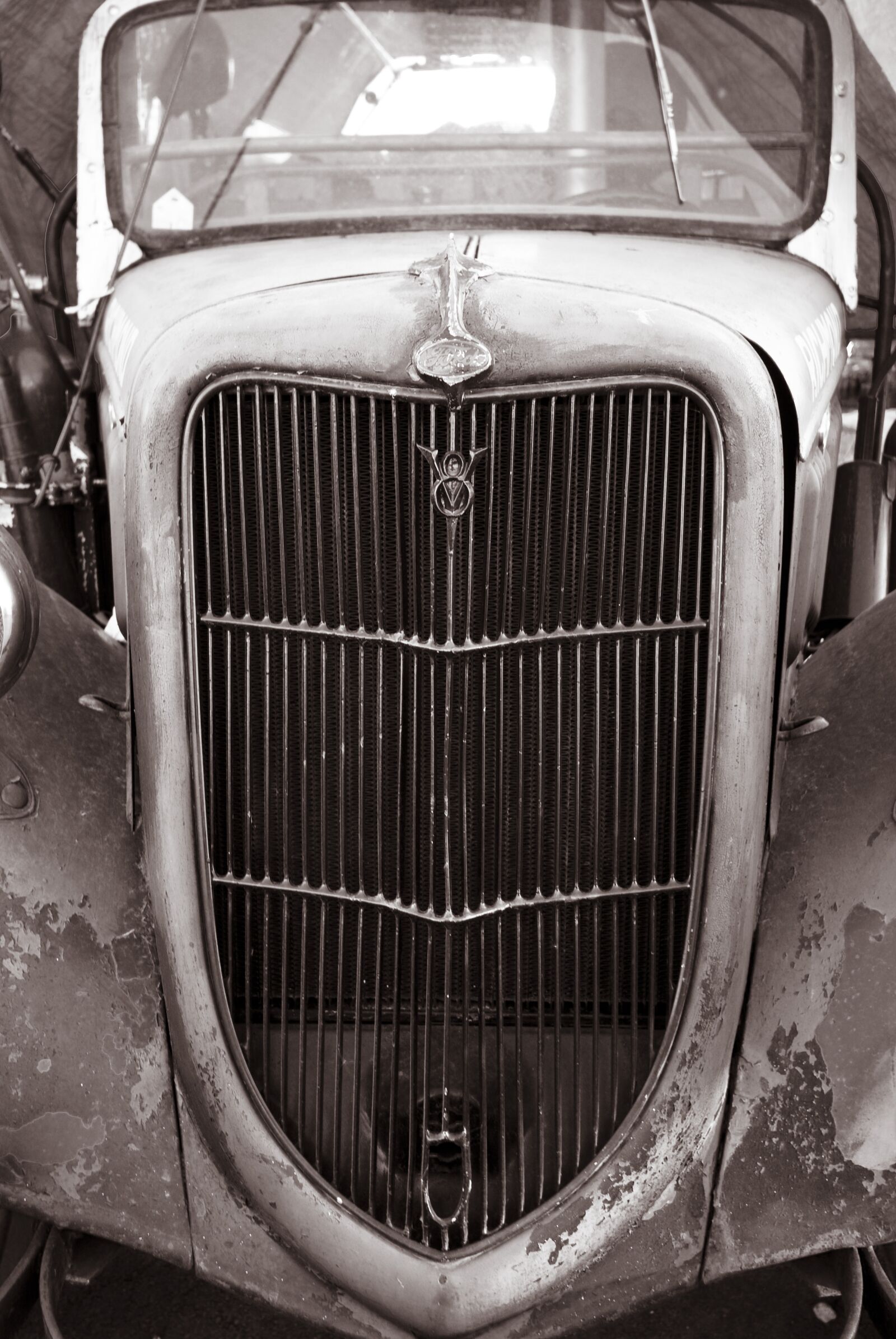 Nikon D80 sample photo. Vintage car, grille, automobile photography