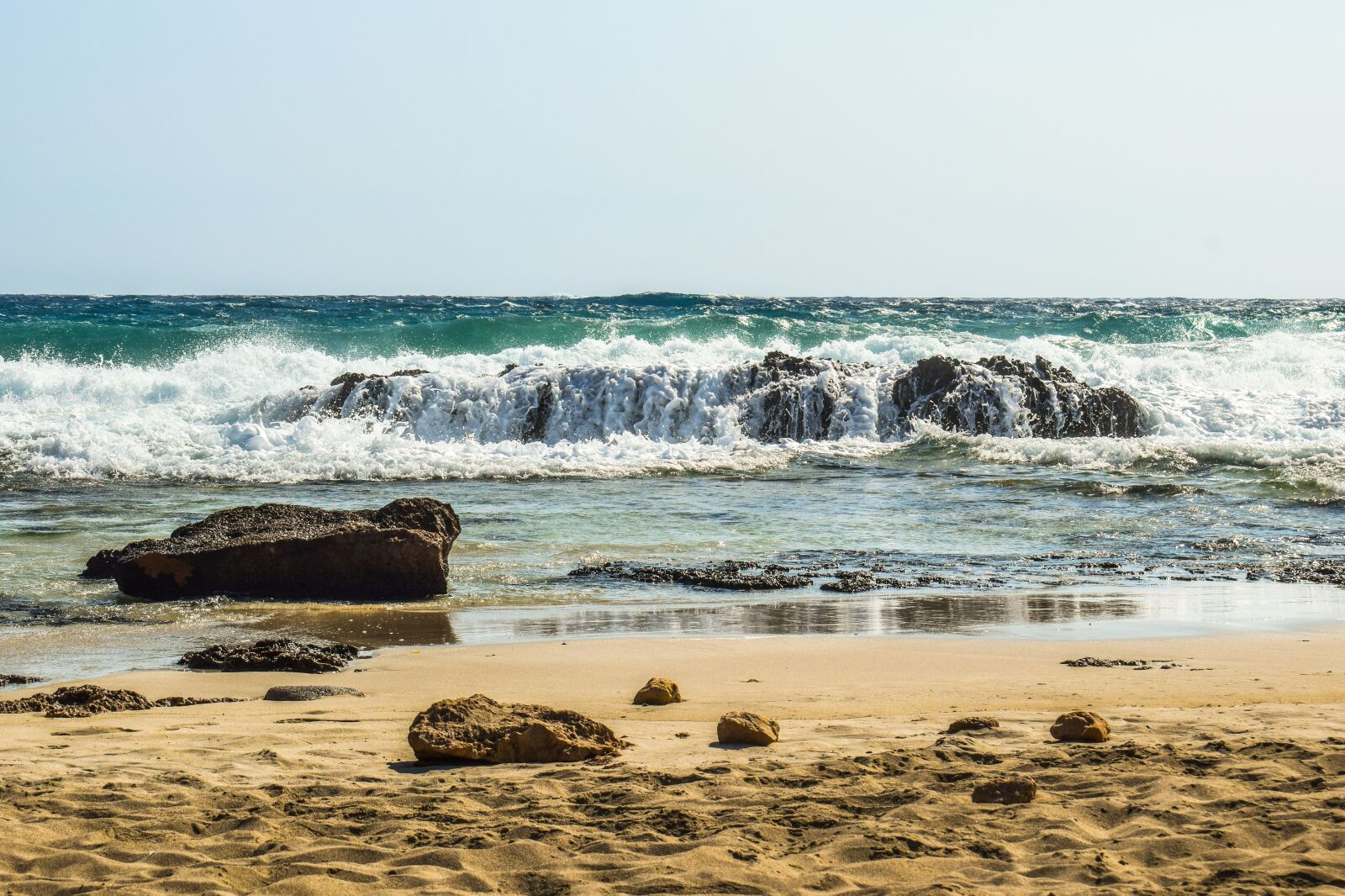 Nikon D3300 sample photo. Rocky coast, wave, smashing photography