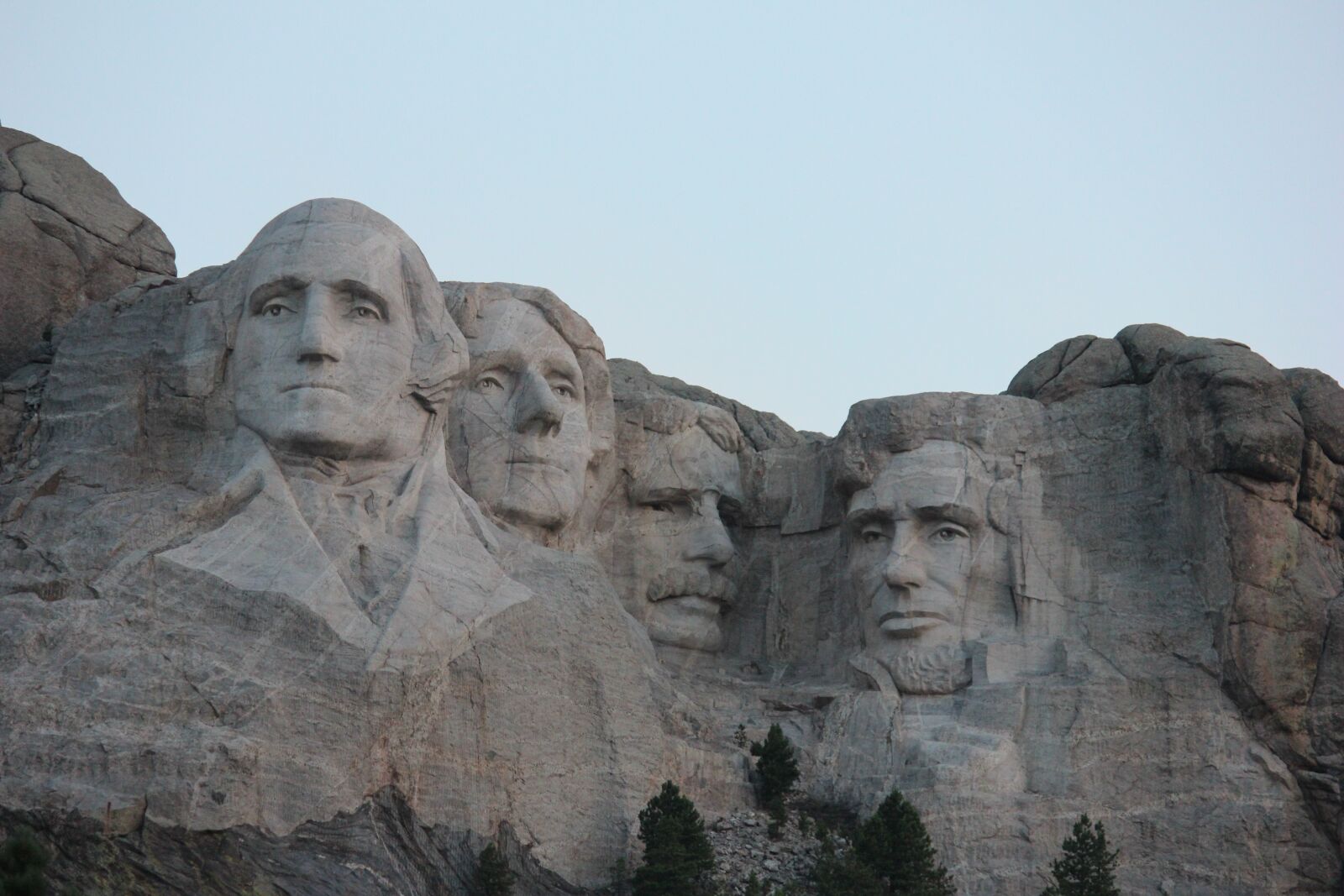 Canon EOS 600D (Rebel EOS T3i / EOS Kiss X5) sample photo. Mount rushmore, tourist, vacation photography
