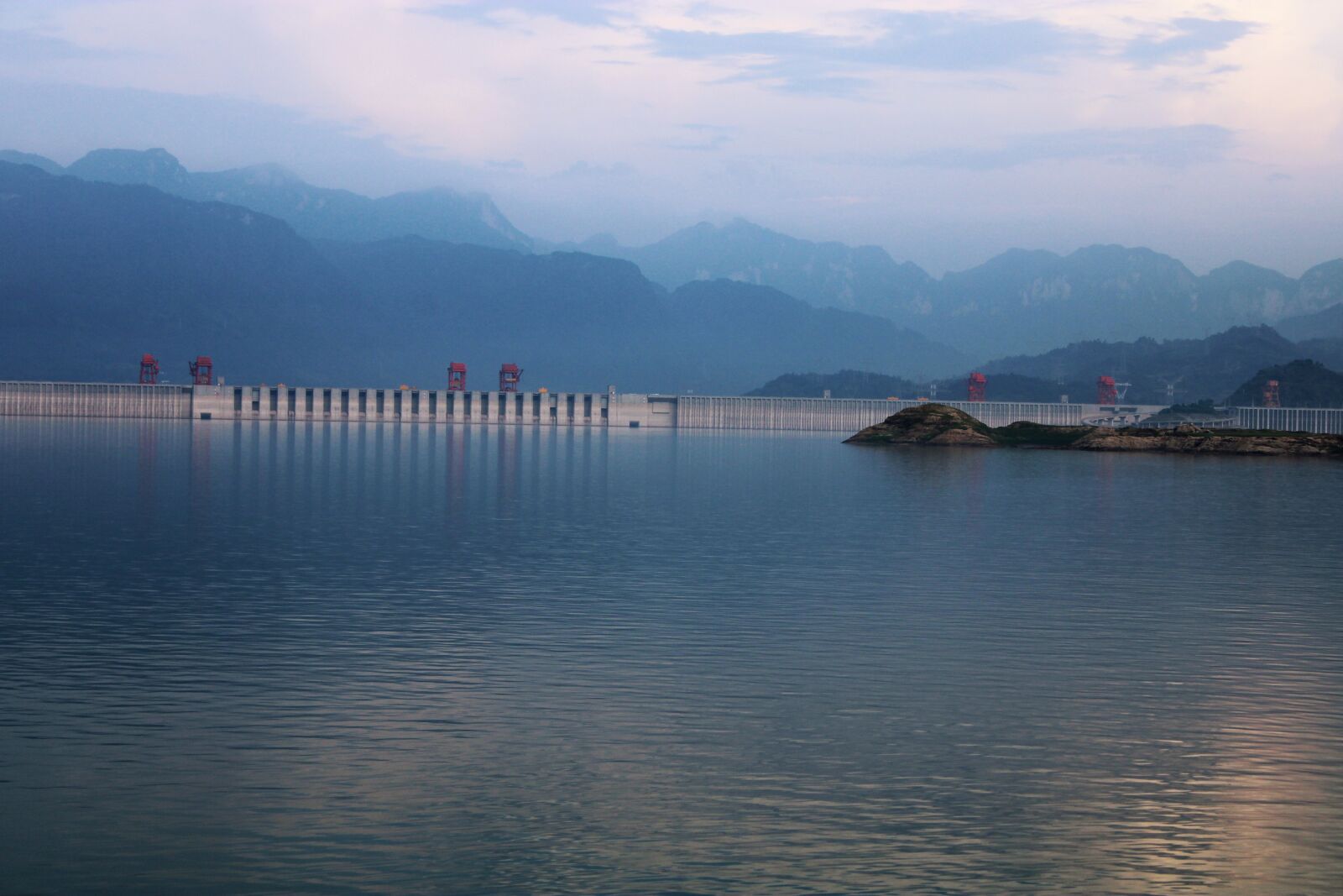 Canon EOS 2000D (EOS Rebel T7 / EOS Kiss X90 / EOS 1500D) sample photo. Landscape, nature, water photography