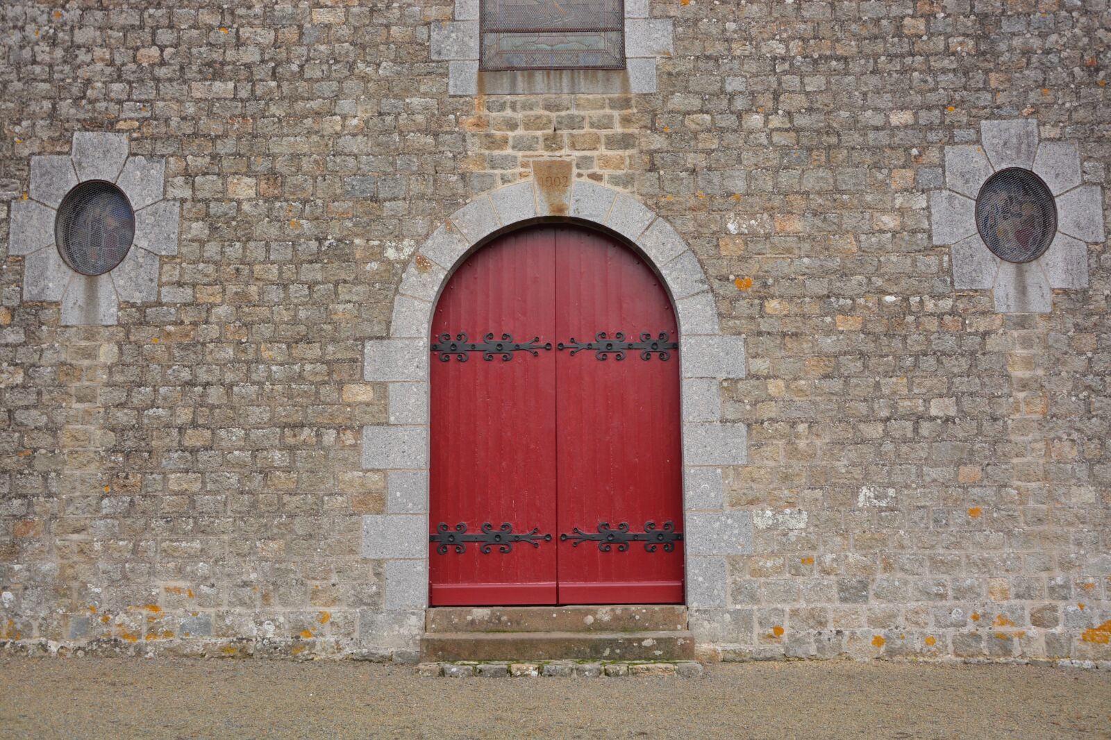 Nikon D5200 sample photo. Red portal, portal church photography