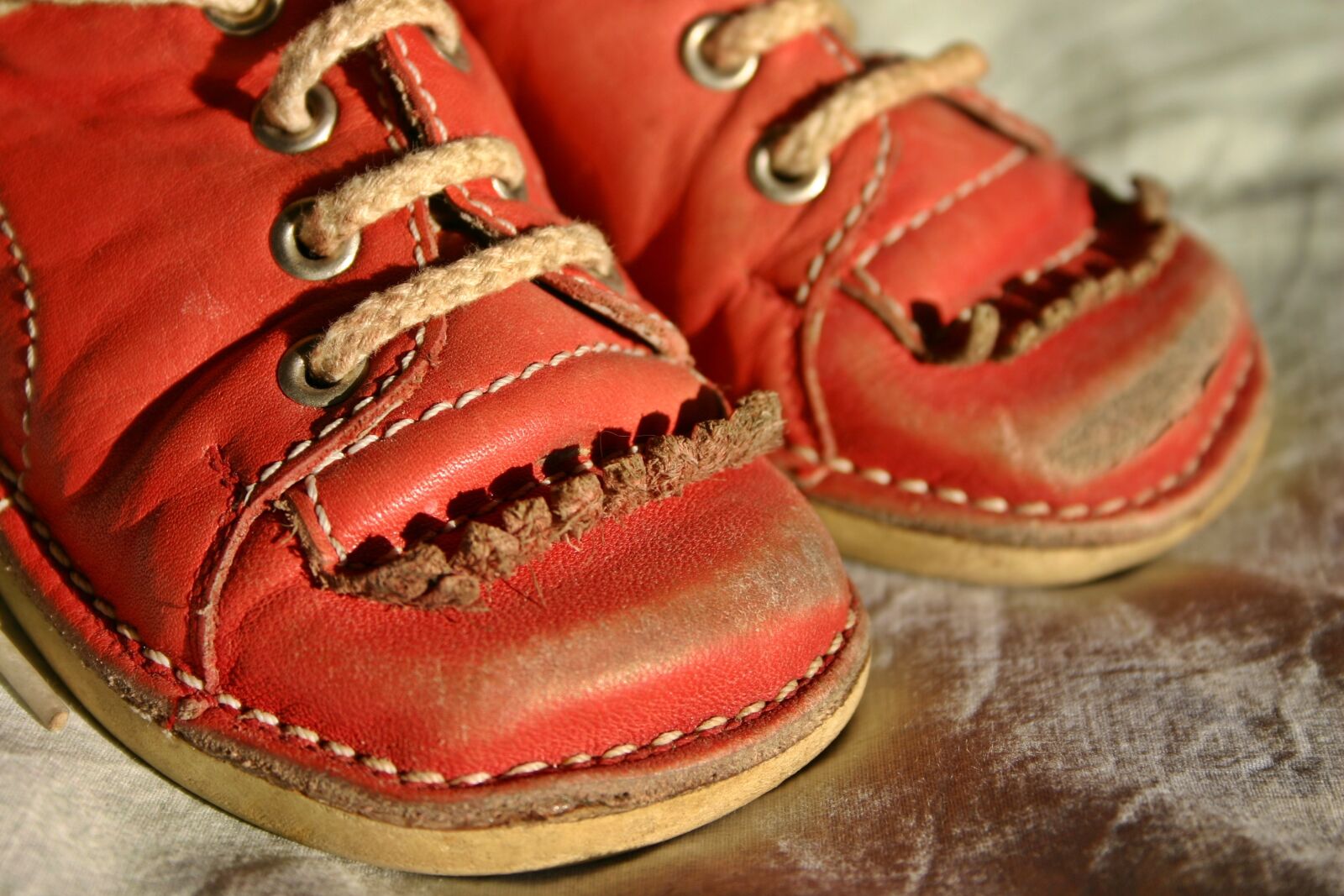Canon EOS 300D (EOS Digital Rebel / EOS Kiss Digital) sample photo. Children's shoe, shoe, child photography