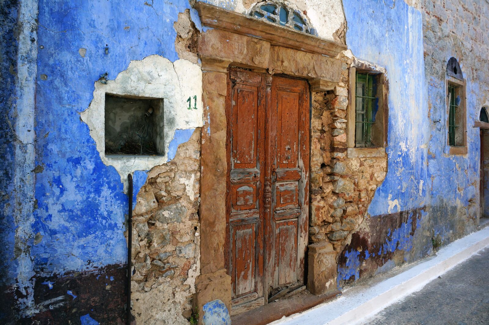Sony Alpha NEX-5T sample photo. Chios, greek island, door photography