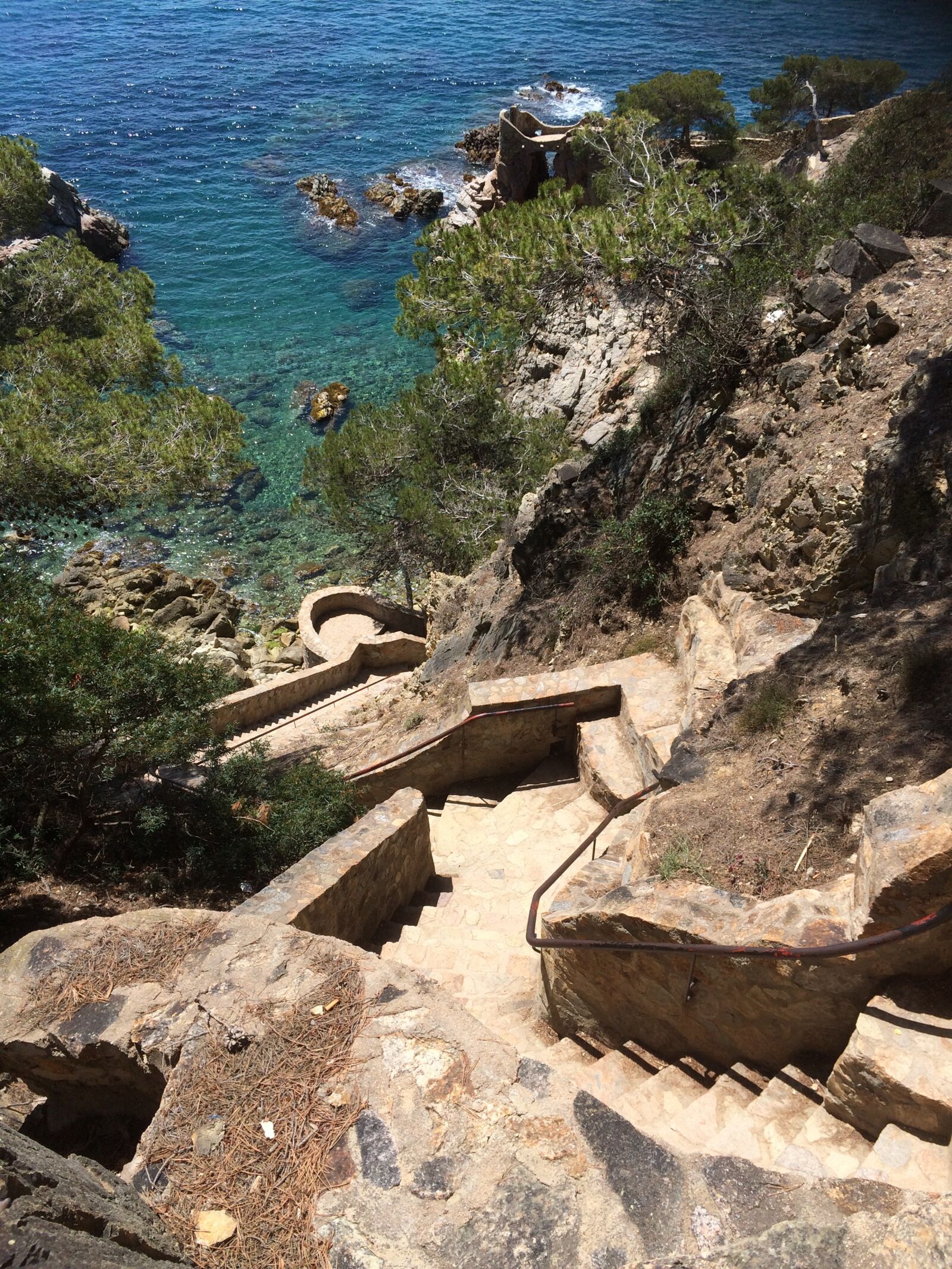 iPhone 5s back camera 4.15mm f/2.2 sample photo. Stairs, sea, holiday photography