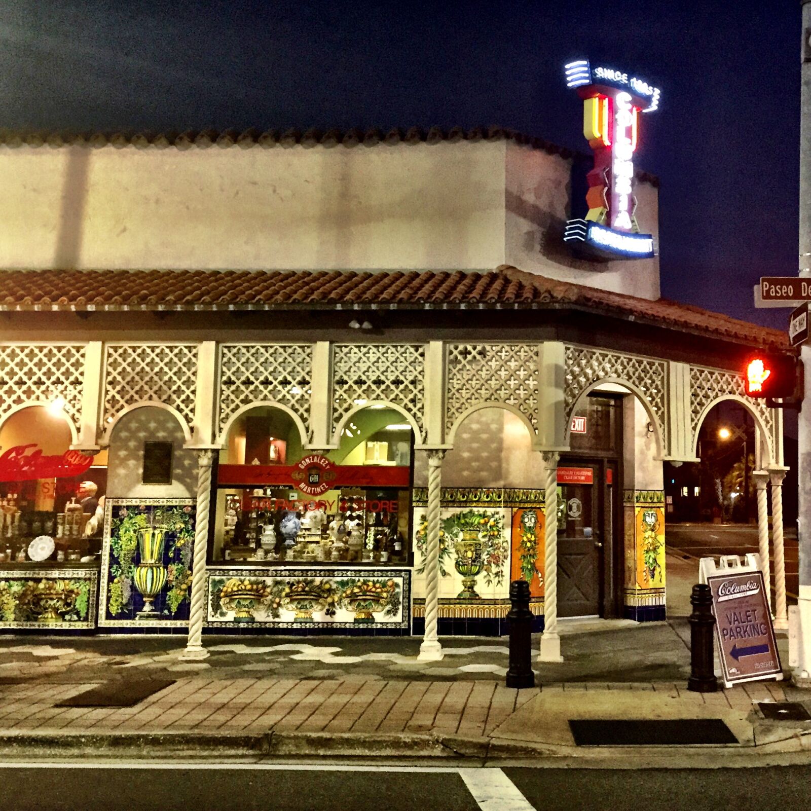 Apple iPhone 6 sample photo. Restaurant photography