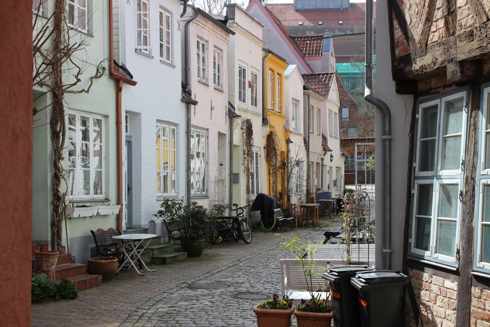 Canon EOS 600D (Rebel EOS T3i / EOS Kiss X5) sample photo. L beck, historic center photography